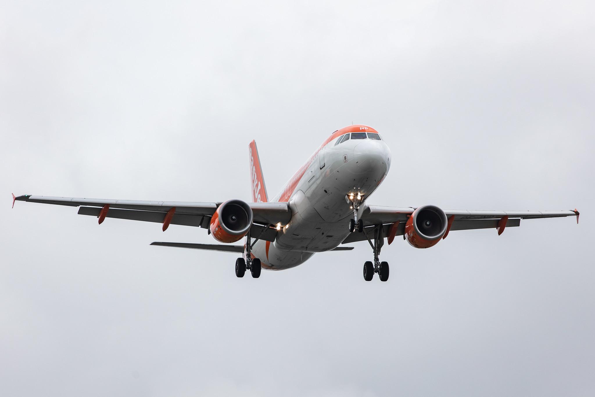 Amsterdam Airport Schiphol: easyJet (U2 / EZY) | Operator: easyJet Europe |  Airbus A320-214 A320 | OE-INP | MSN 3913