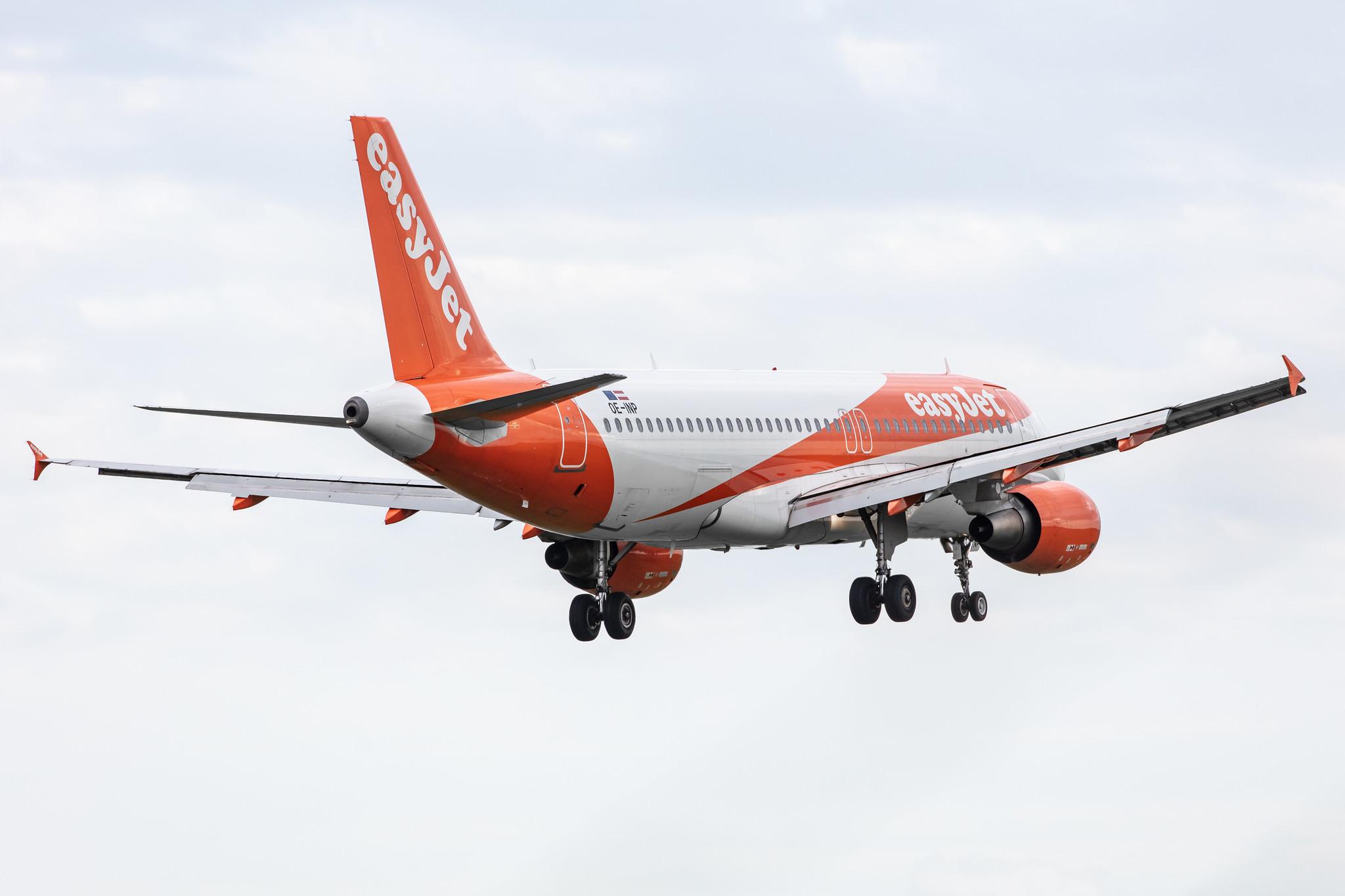 Amsterdam Airport Schiphol: easyJet (U2 / EZY) | Operator: easyJet Europe |  Airbus A320-214 A320 | OE-INP | MSN 3913