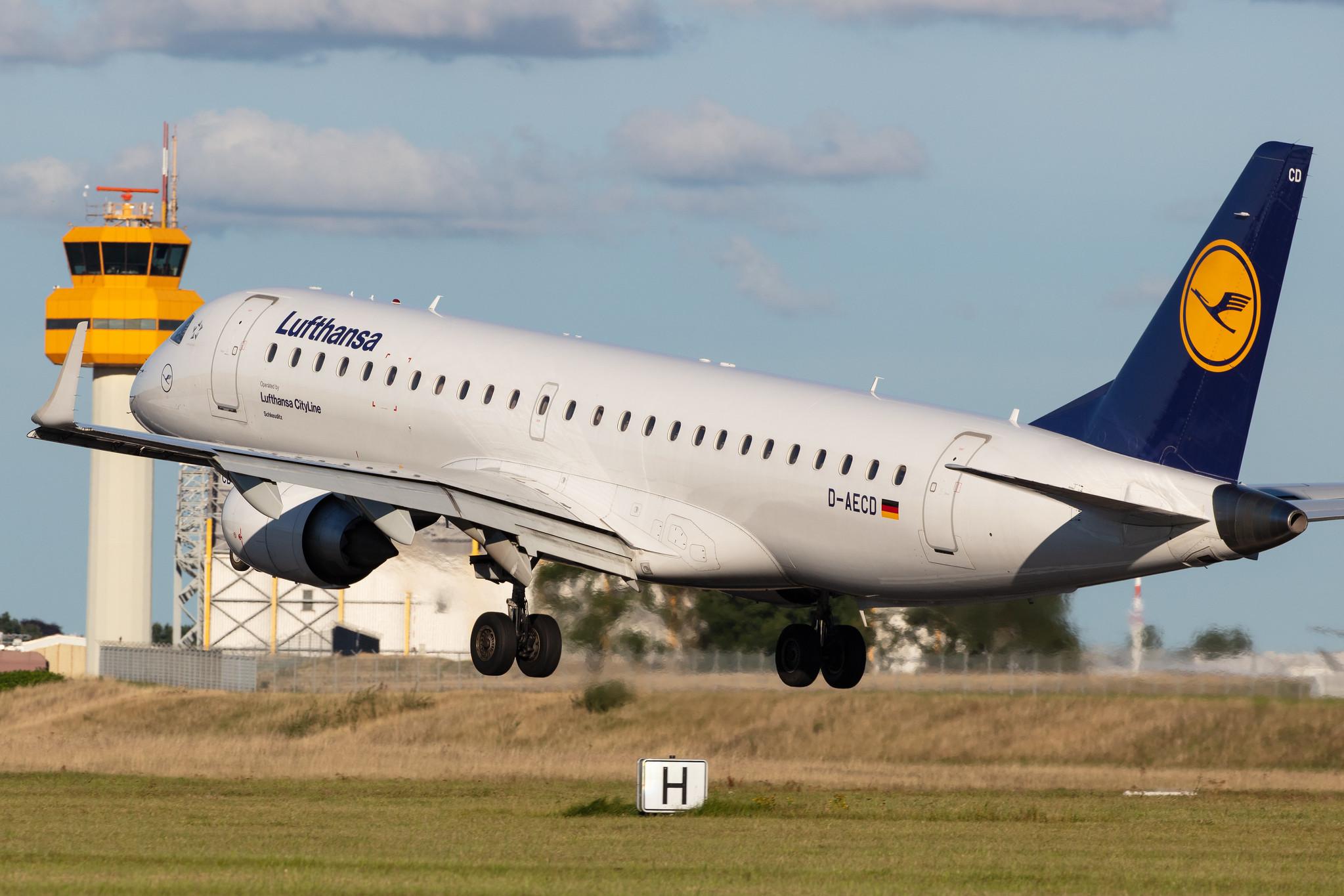 Hamburg Airport: Lufthansa (LH / DLH) | Operator: Lufthansa CityLine |  Embraer E190LR E190 | D-AECD | MSN 19000337