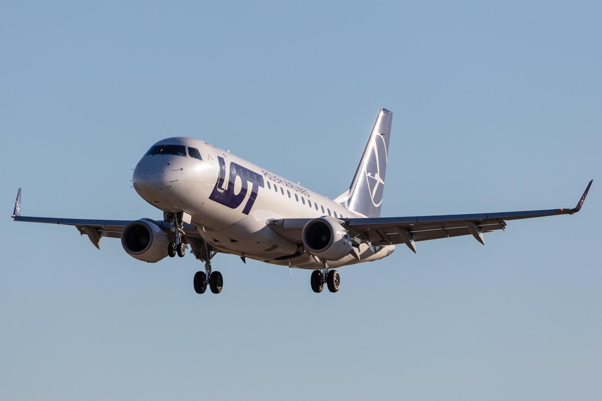 Hamburg Airport: LOT (LO / LOT) |  Embraer E170STD E170 | SP-LDG | MSN 17000065