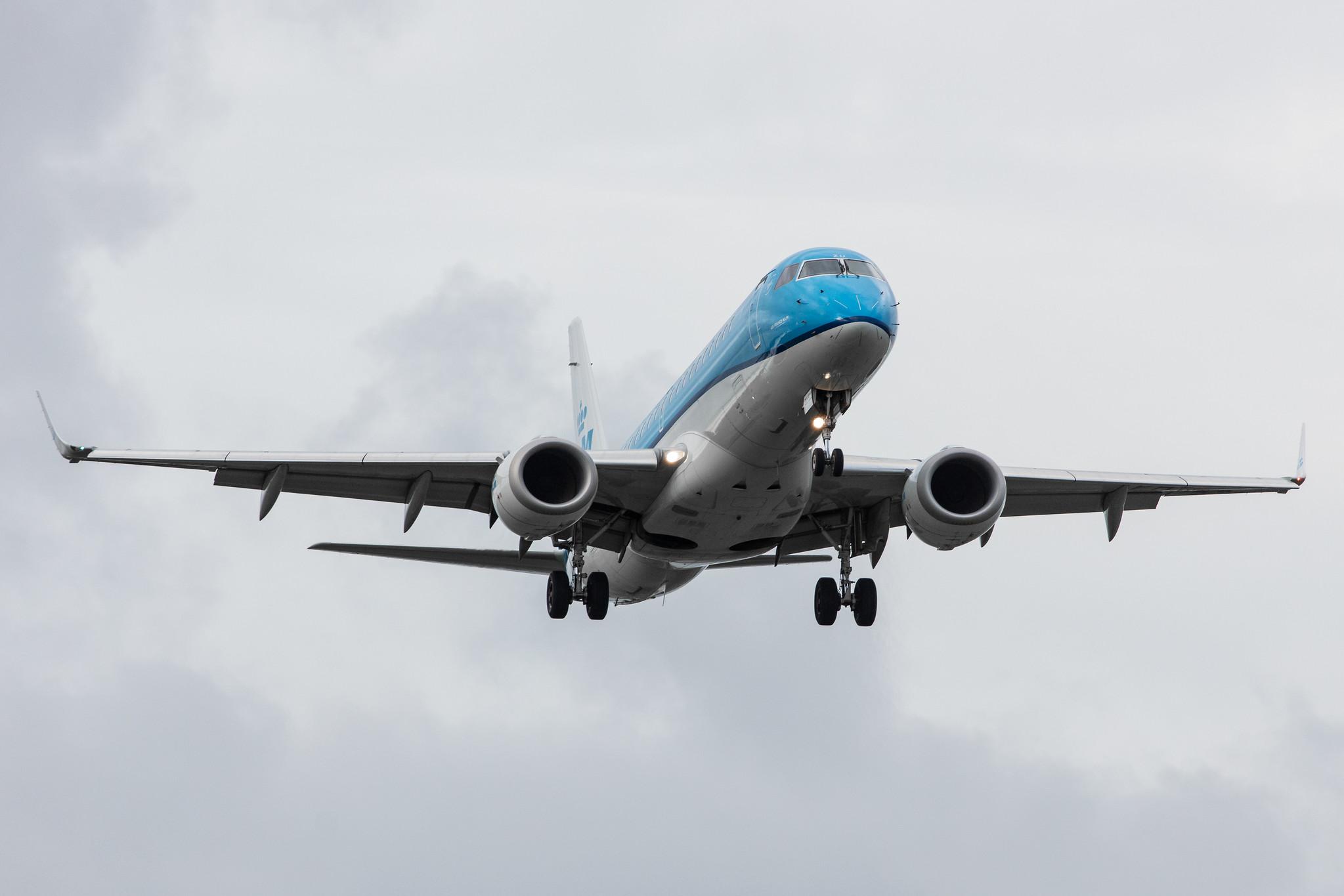 Amsterdam Airport Schiphol: KLM (KL / KLM) | Operator: KLM Cityhopper |  Embraer E190STD E190 | PH-EZU | MSN 19000522