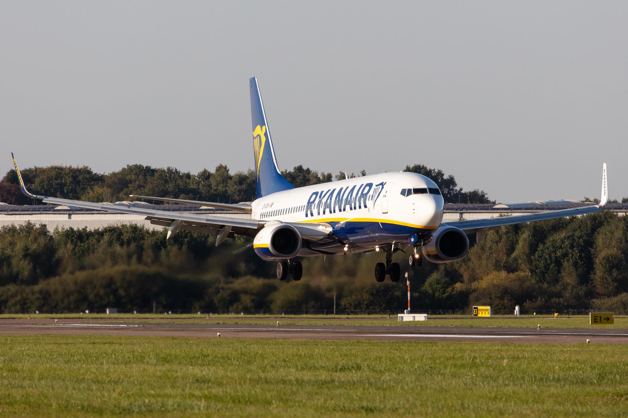 Hamburg Airport: Ryanair (FR / RYR) |  Boeing 737-8AS B738 | EI-DCH | MSN 33566