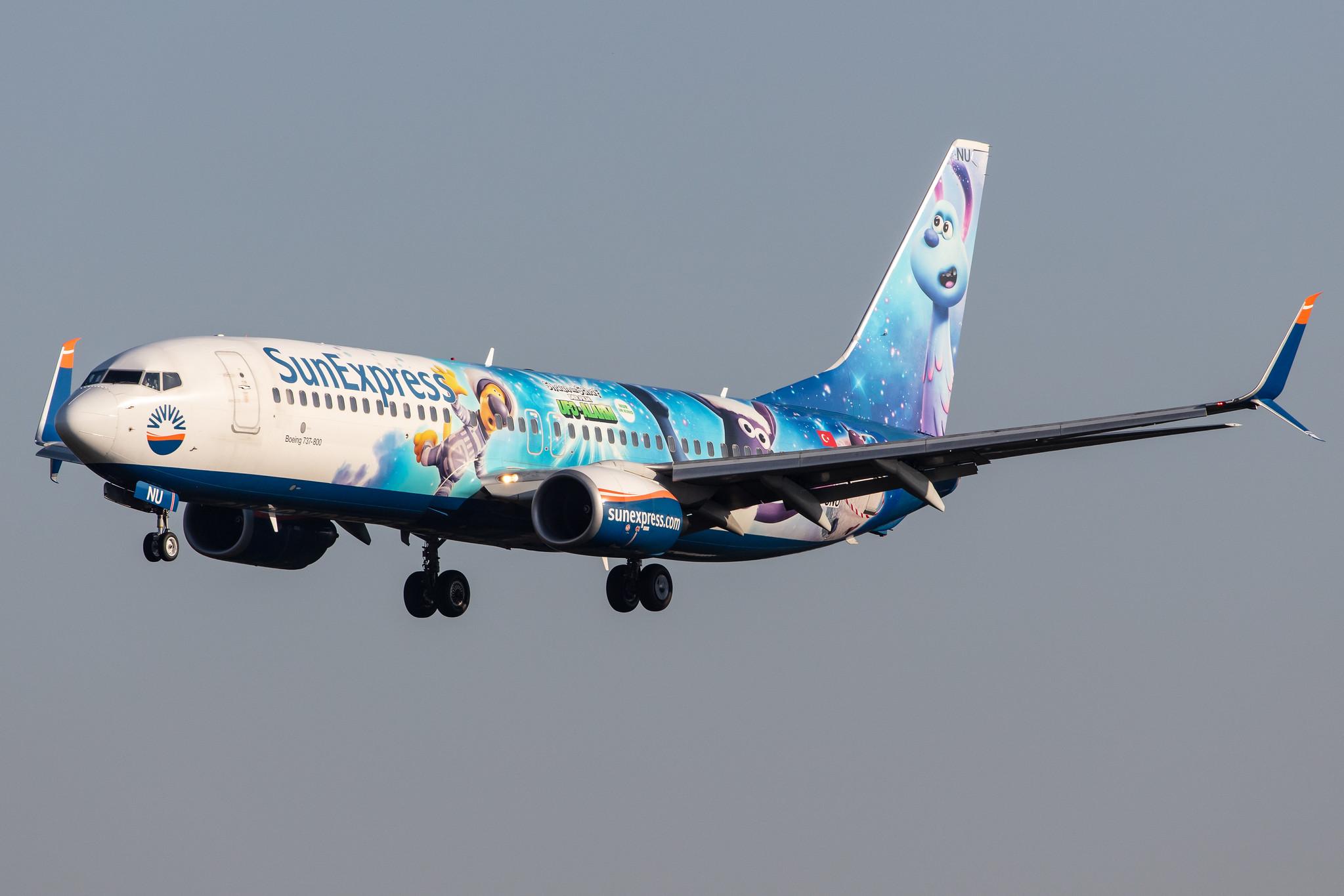 Hamburg Airport: SunExpress (XQ / SXS) |  Livery: Shaun das Schaf - UFO-Alarm Livery |  Boeing 737-8HC B738 | TC-SNU | MSN 40756
