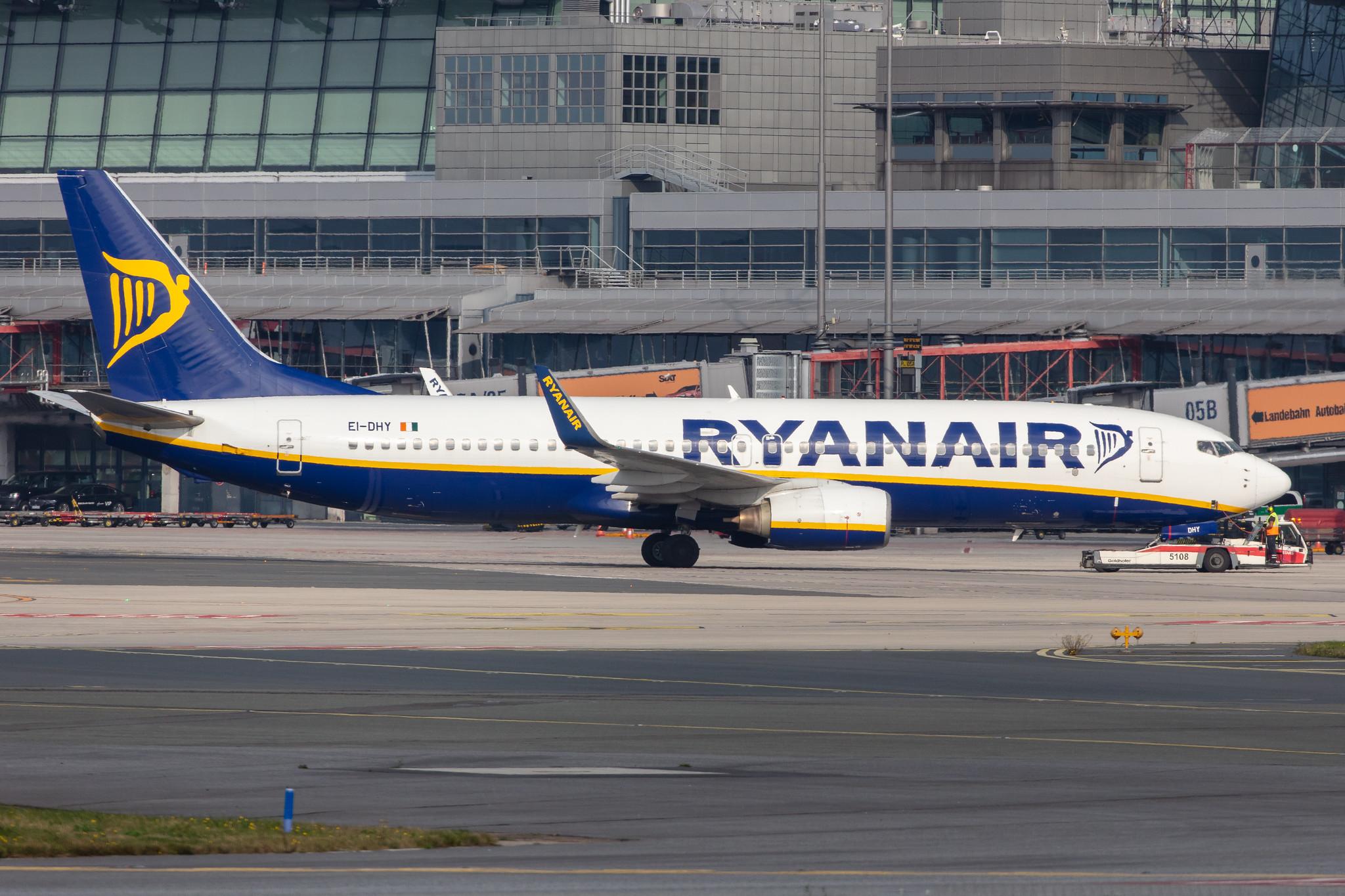 Hamburg Airport: Ryanair (FR / RYR) |  Boeing 737-8AS B738 | EI-DHY | MSN 33824