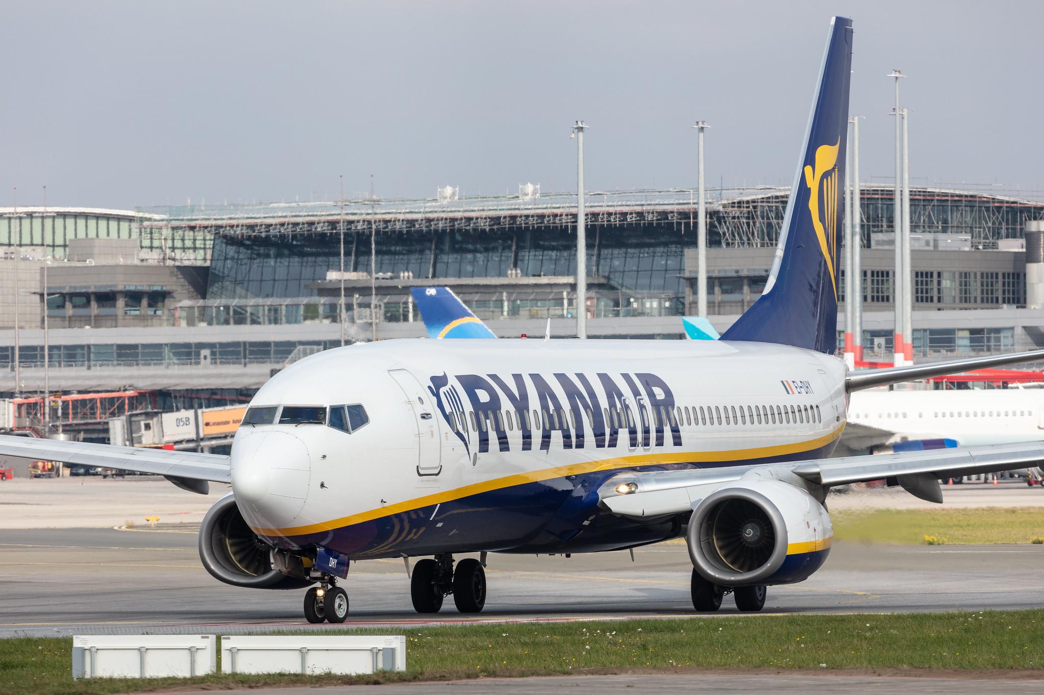 Hamburg Airport: Ryanair (FR / RYR) |  Boeing 737-8AS B738 | EI-DHY | MSN 33824