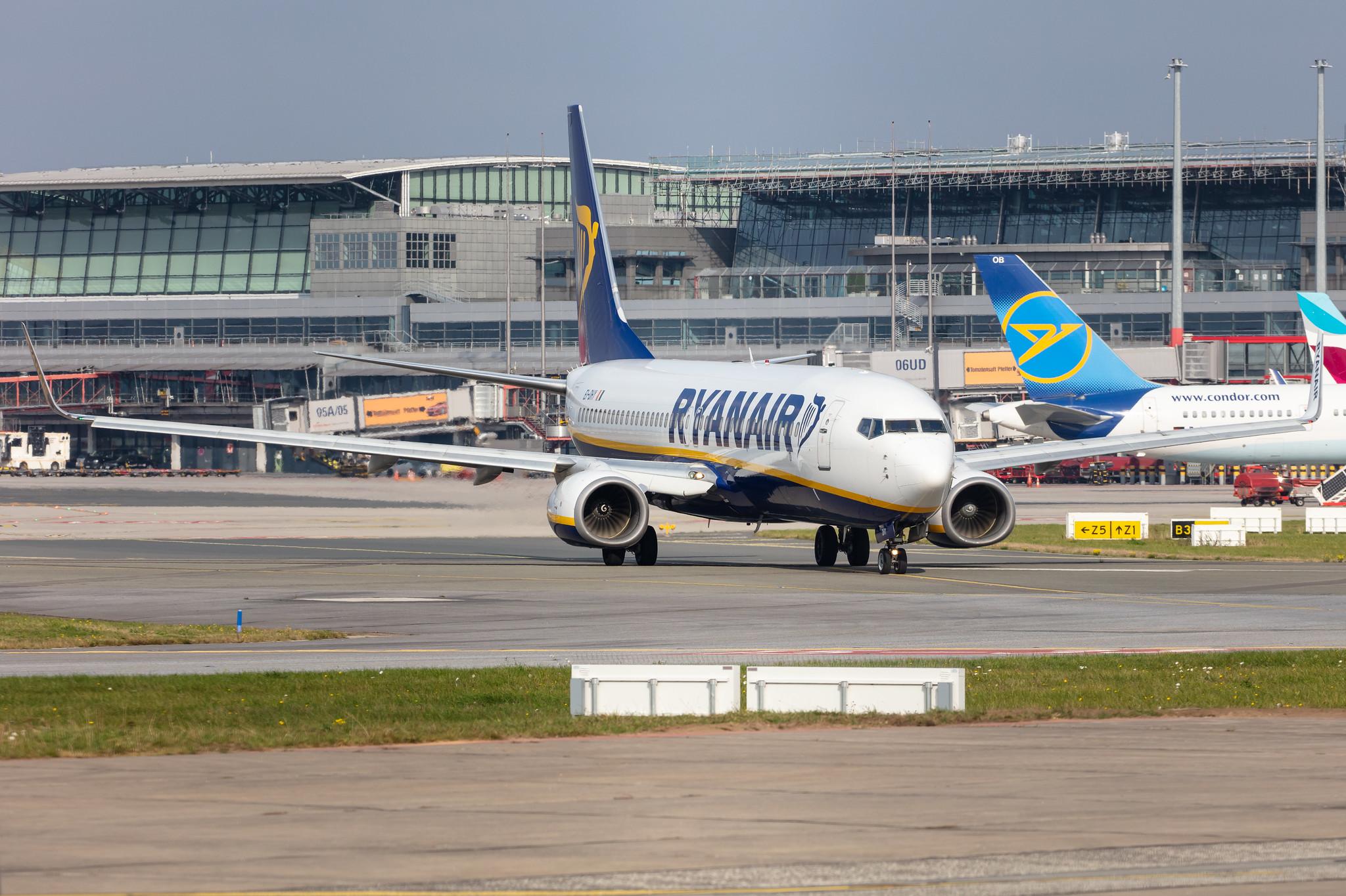 Hamburg Airport: Ryanair (FR / RYR) |  Boeing 737-8AS B738 | EI-DHY | MSN 33824