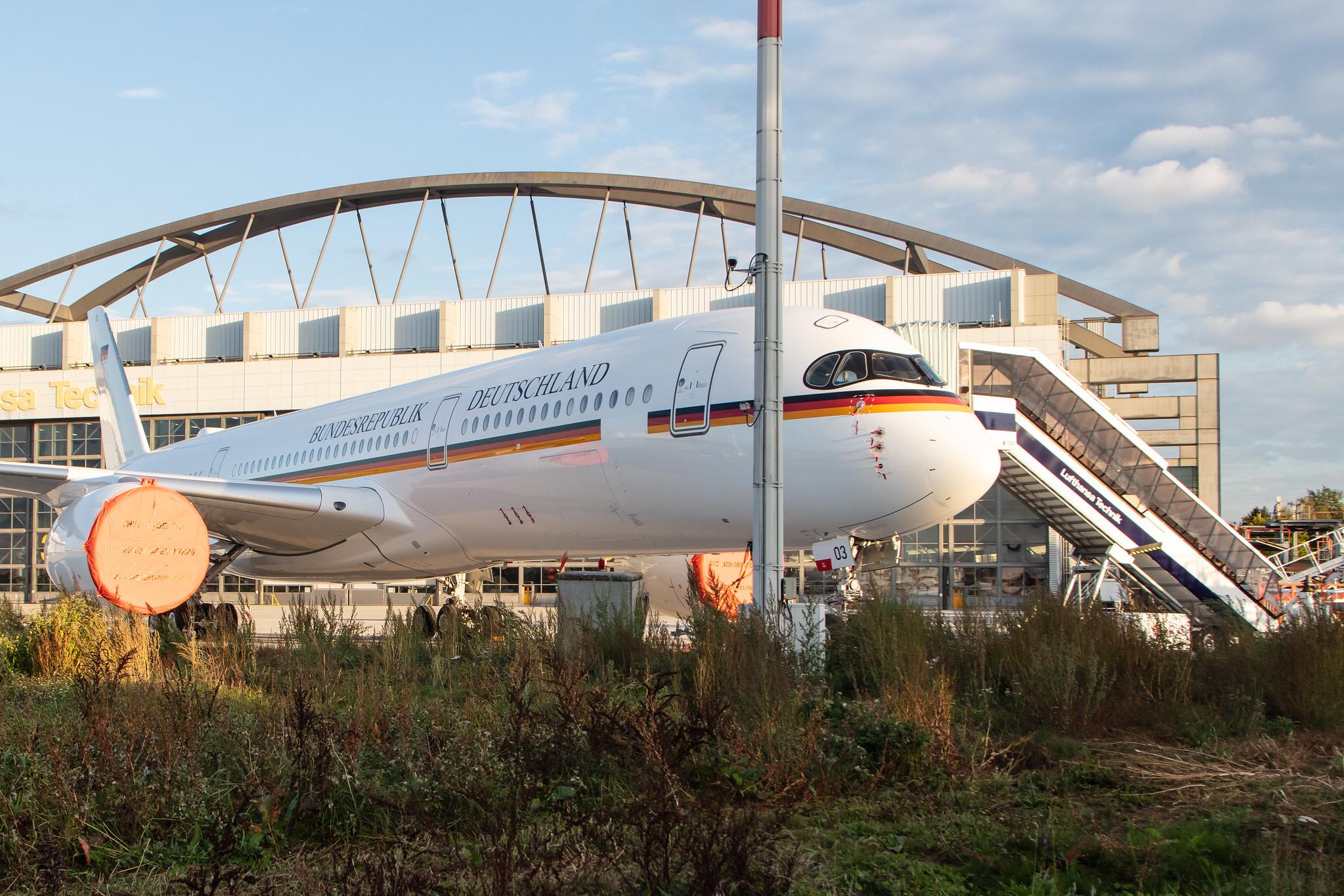 Hamburg Airport: Hamburg Airport: German Air Force (/ GAF) | Airbus A350-941 A359 | D-AGAF (10+03) | MSN 416