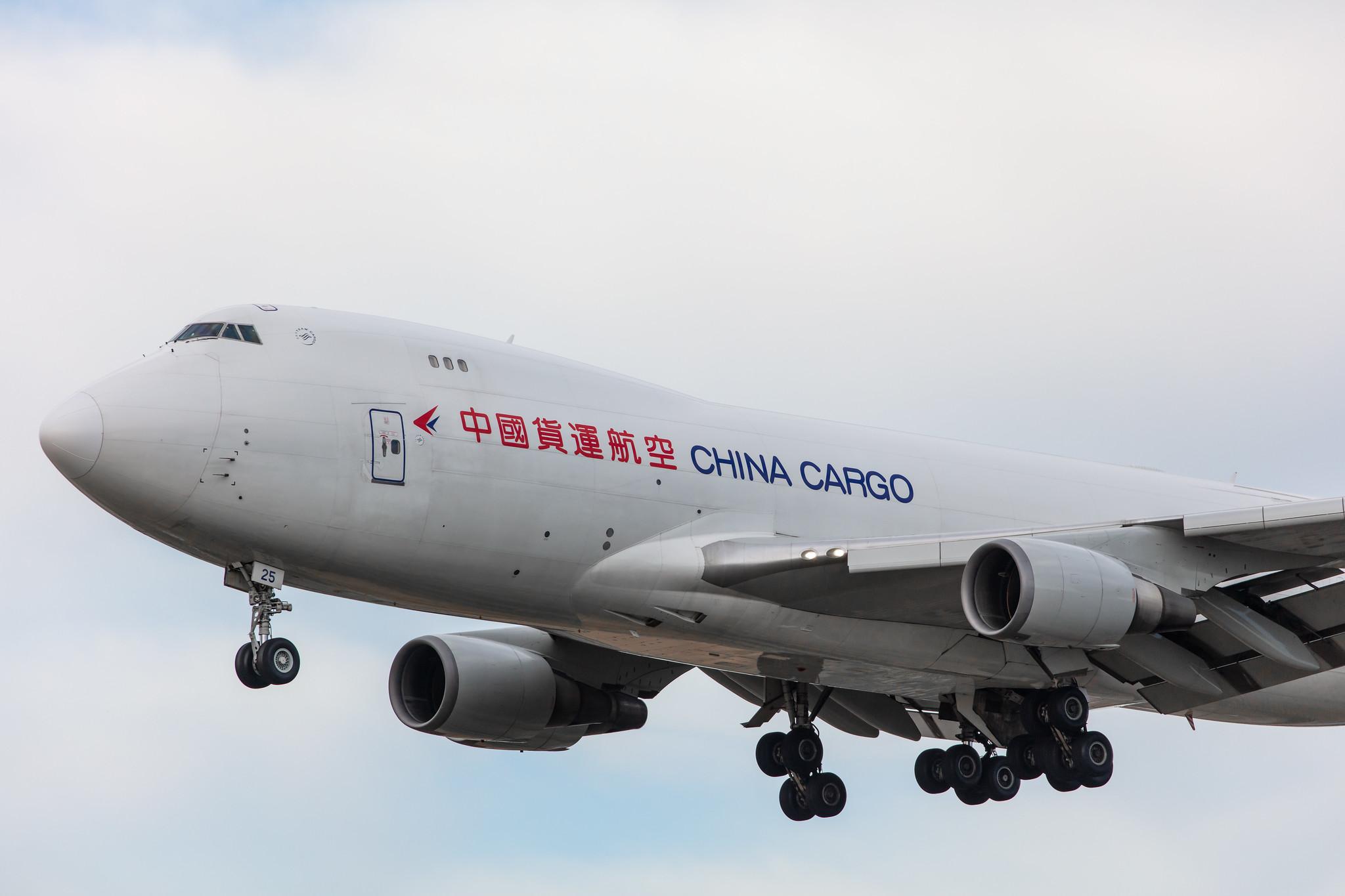 Frankfurt Airport: China Cargo Airlines (CK / CKK) |  Boeing 747-40BF(ER) B744 | B-2425 | MSN 35207