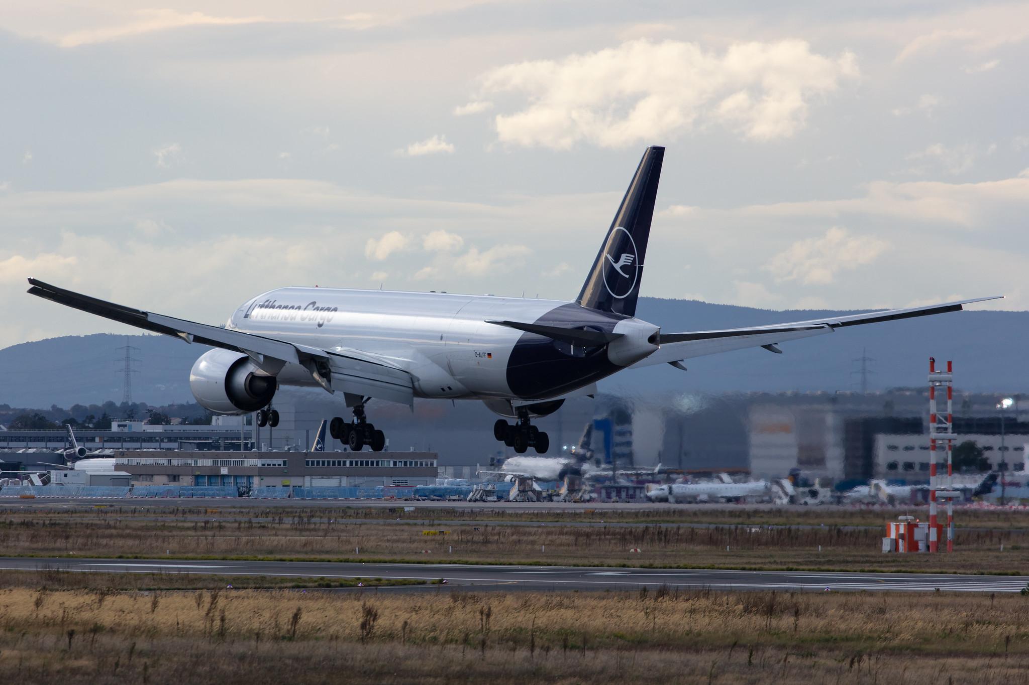Frankfurt Airport: Lufthansa Cargo (/ GEC) |  Boeing 777-FBT B77L | D-ALFF | MSN 66089