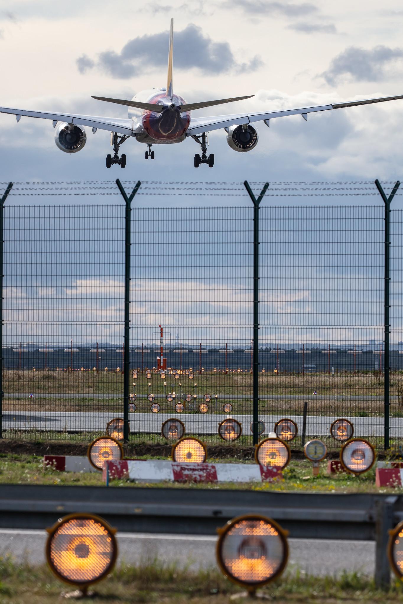 Frankfurt Airport: Asiana Airlines (OZ / AAR) |  Airbus A350-941 A359 | HL7579 | MSN 176