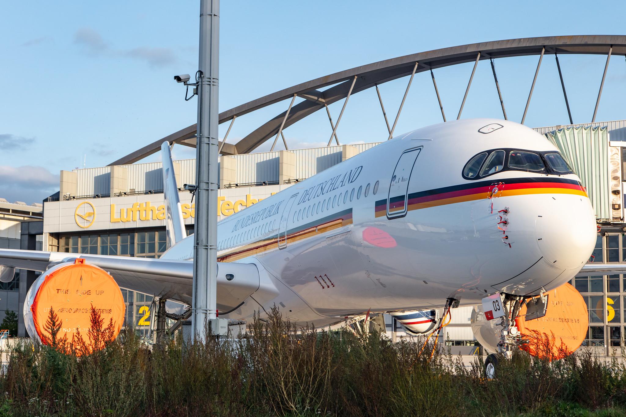 Hamburg Airport: Hamburg Airport: German Air Force (/ GAF) | Airbus A350-941 A359 | D-AGAF (10+03) | MSN 416