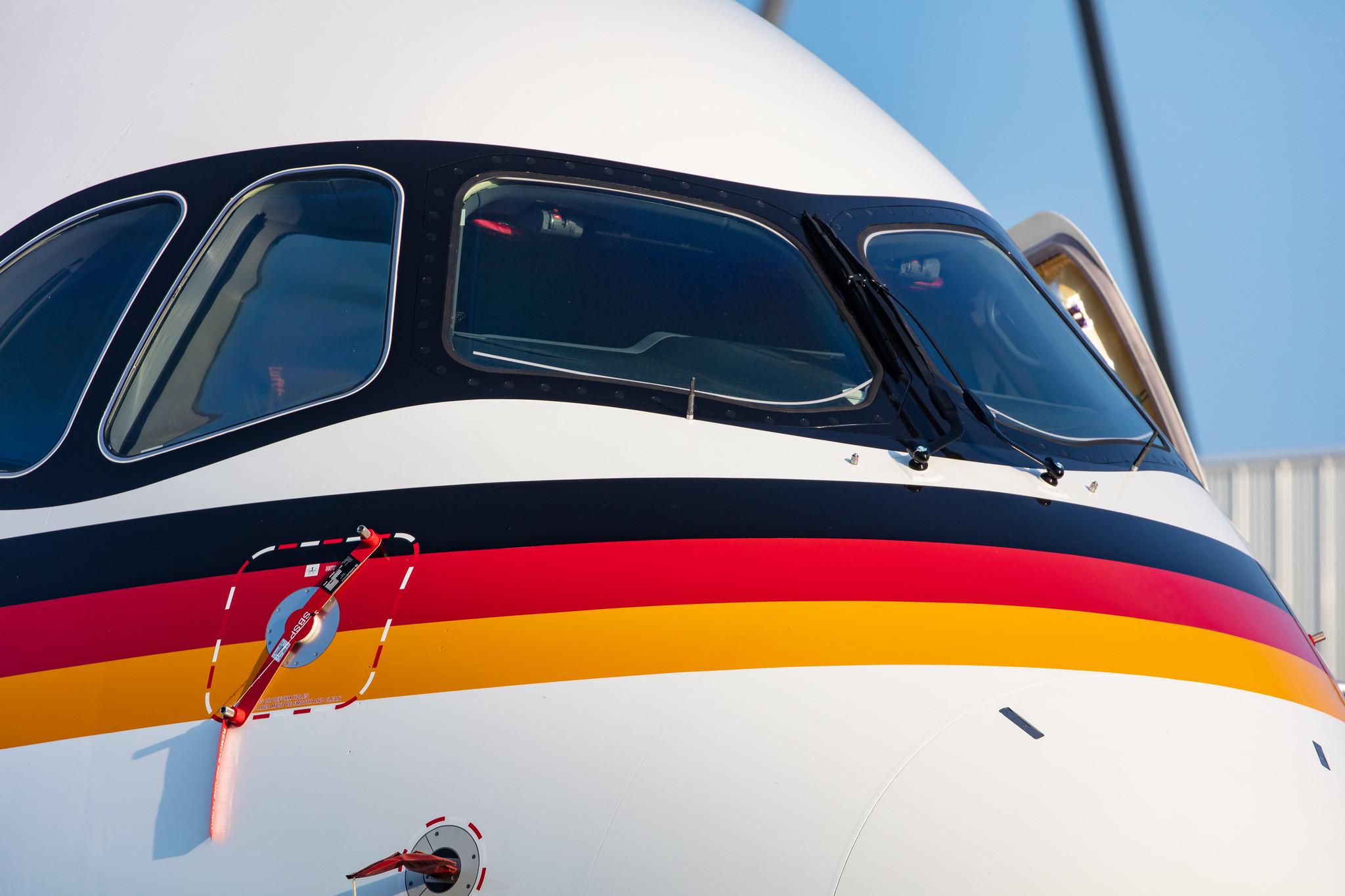 Hamburg Airport: German Air Force (/ GAF) |  Airbus A350-941 A359 | 10+03 (D-AGAF) | MSN 416