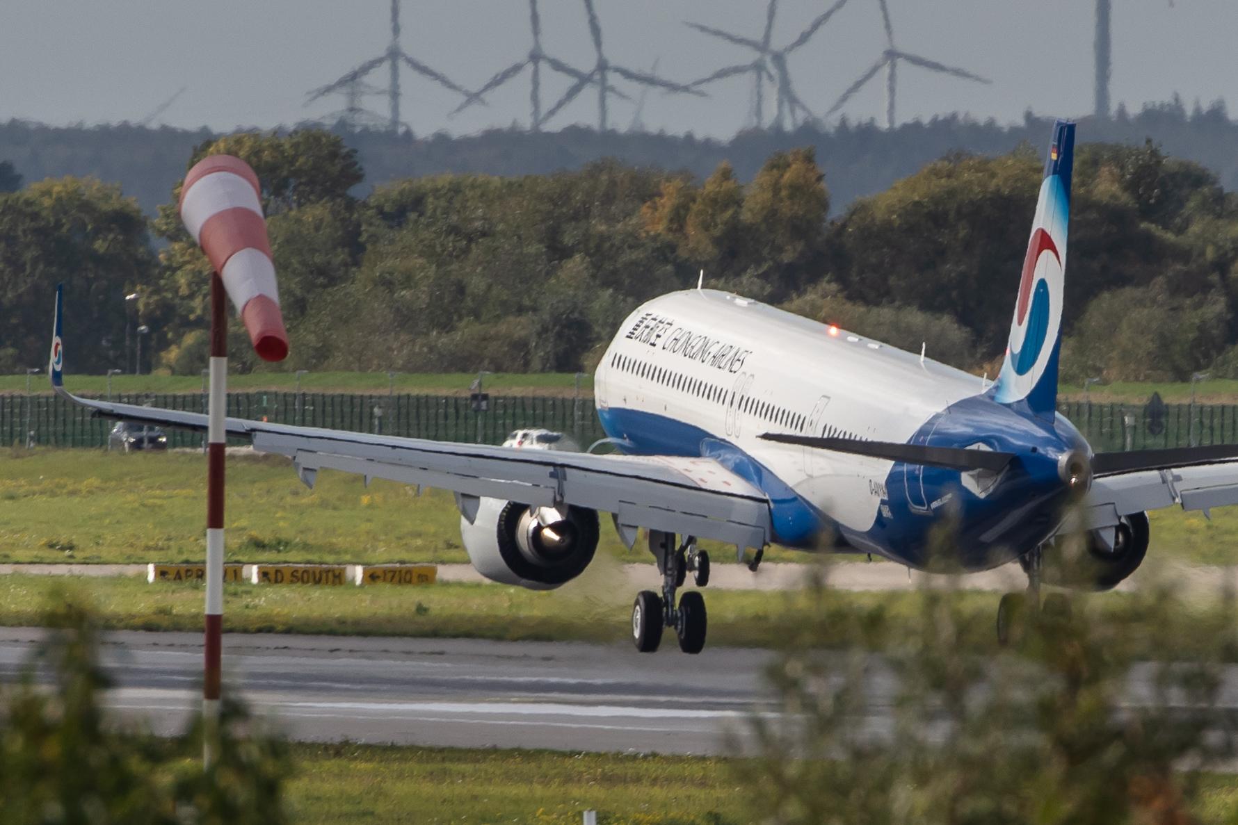 Hamburg Finkenwerder: Chongqing Airlines (OQ / CQN) |  Airbus A321-253NX A21N | D-AVYM (B-30E8) | MSN 9008