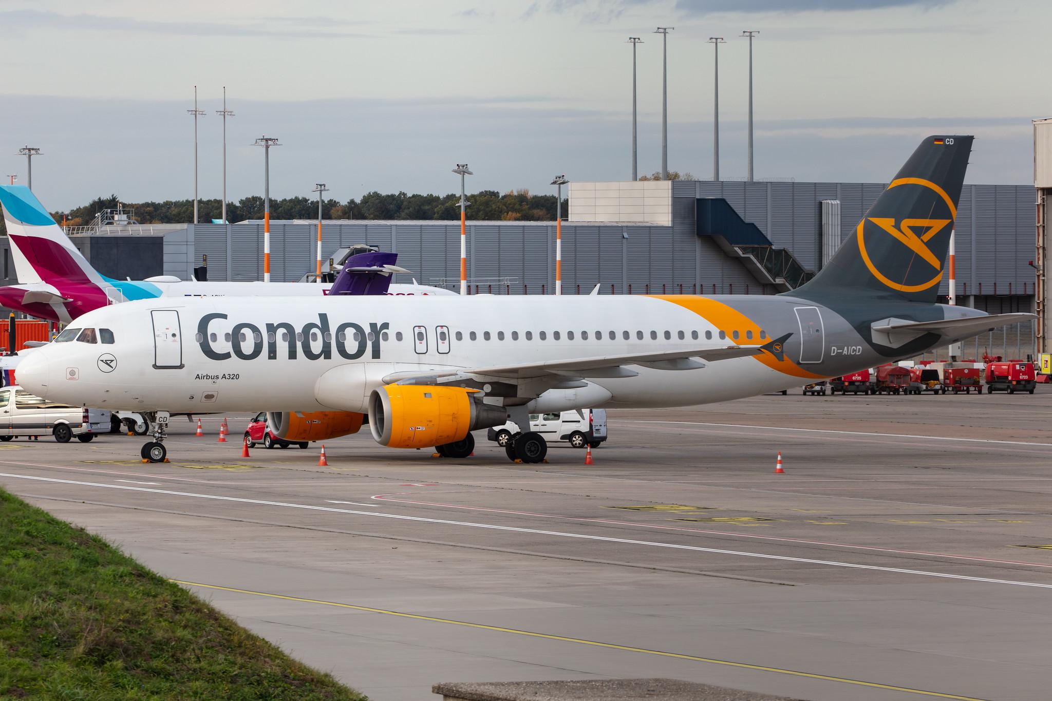 Hamburg Airport: Condor (DE / CFG) |  Airbus A320-212 A320 | D-AICD | MSN 0884