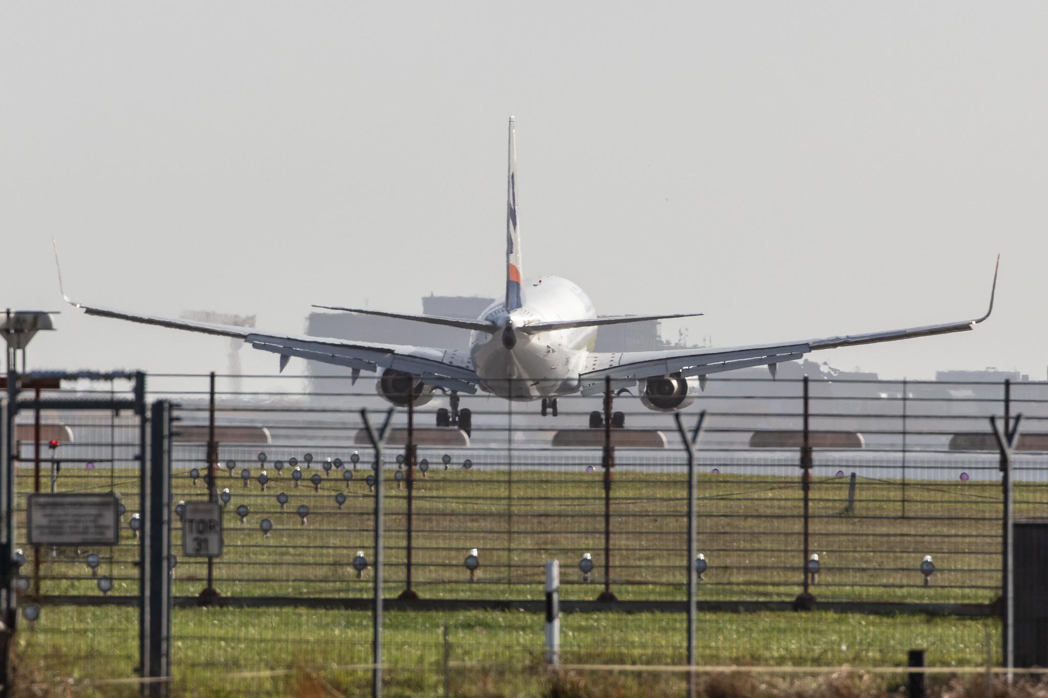 Hamburg Airport: SunExpress (XQ / SXS) |  Boeing 737-8HC B738 | TC-SPE | MSN 36530