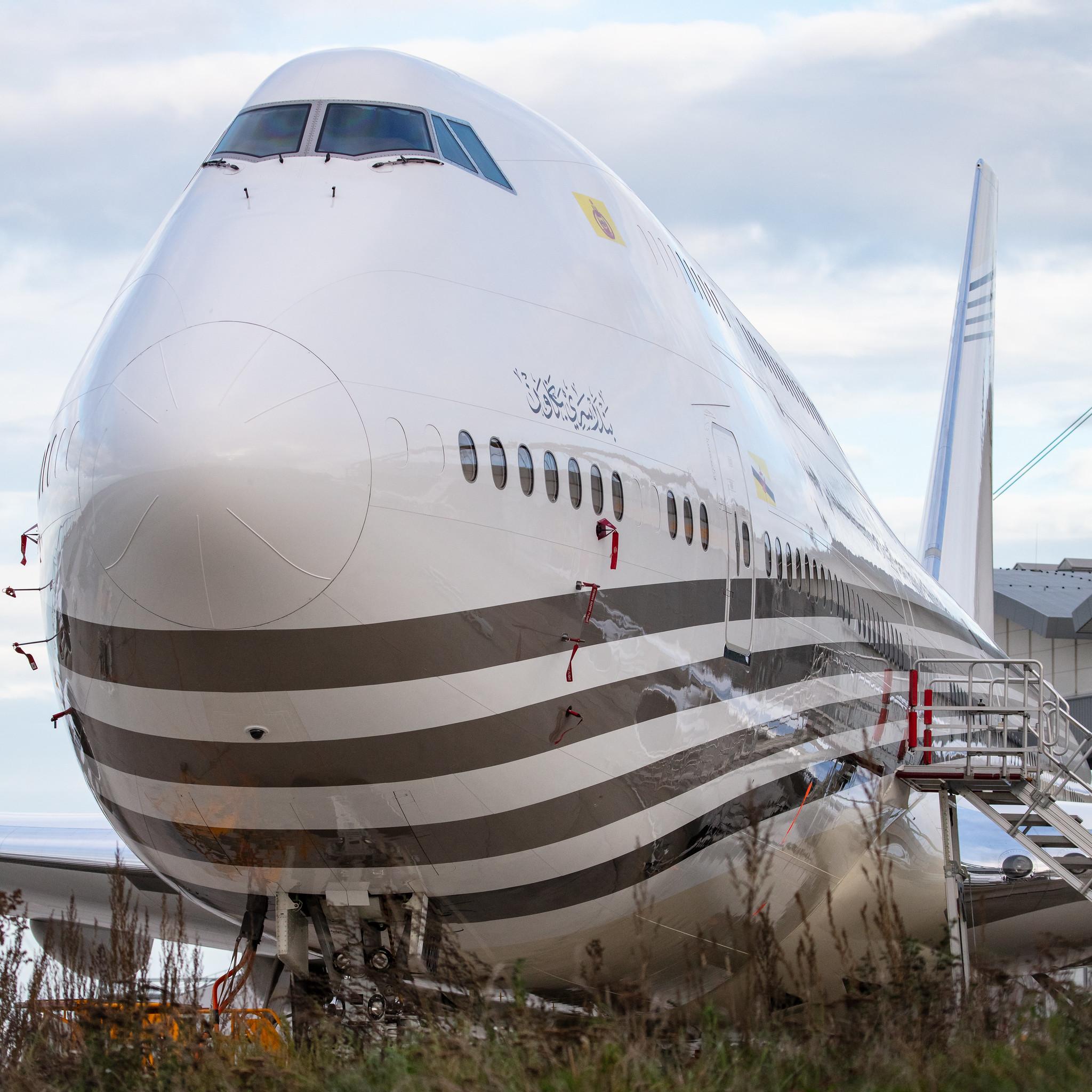 Hamburg Airport: Brunei Government |  Boeing 747-8LQ(BBJ) B748 | V8-BKH | MSN 41060