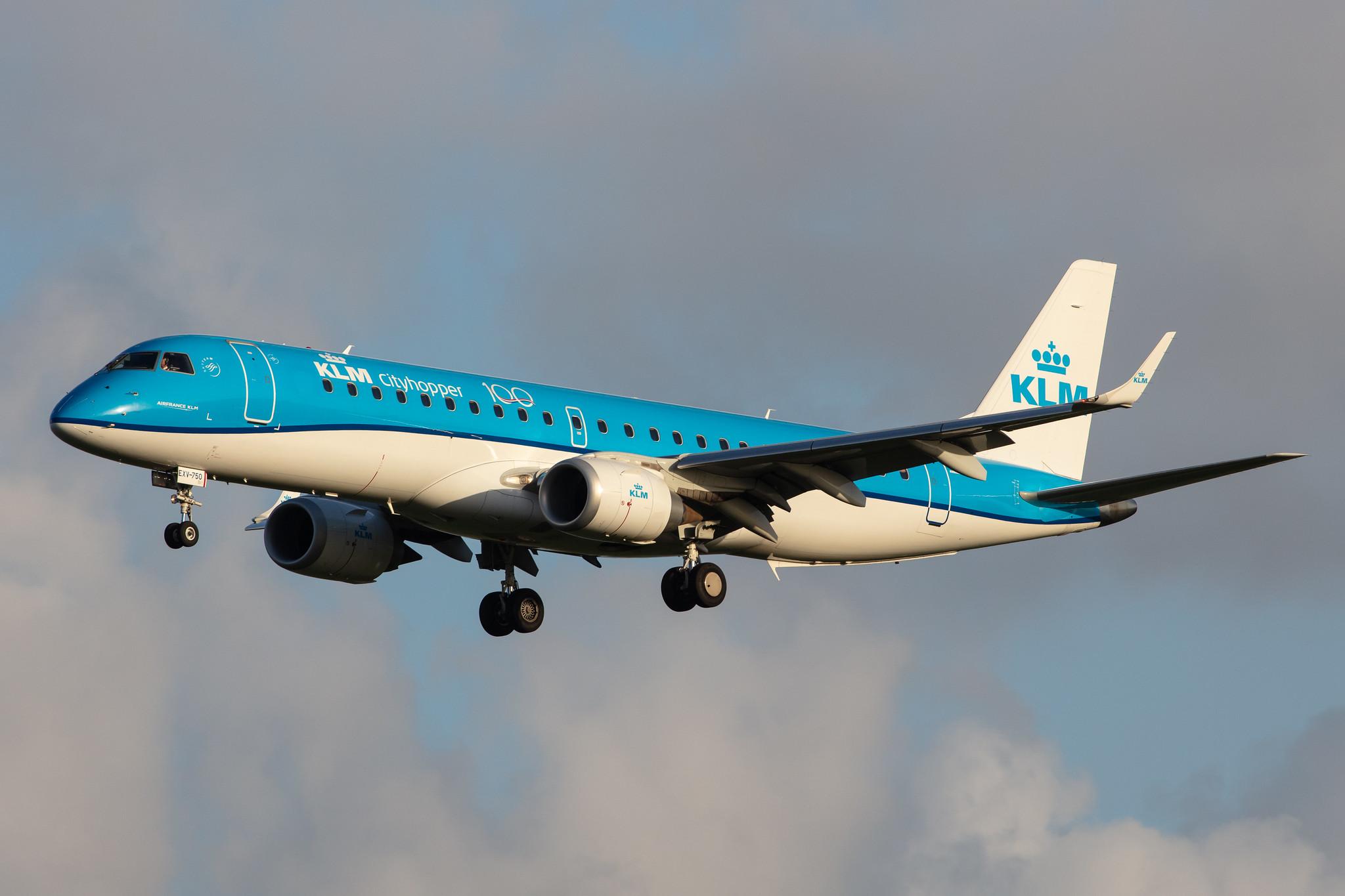 Amsterdam Airport Schiphol: KLM (KL / KLM) | Operator: KLM Cityhopper |  Embraer E190STD E190 | PH-EXV | MSN 19000750