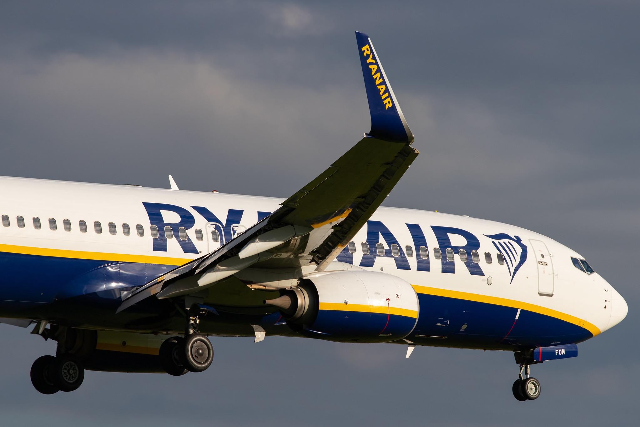 Hamburg Airport: Ryanair (FR / RYR) |  Boeing 737-8AS B738 | EI-FOM | MSN 44720