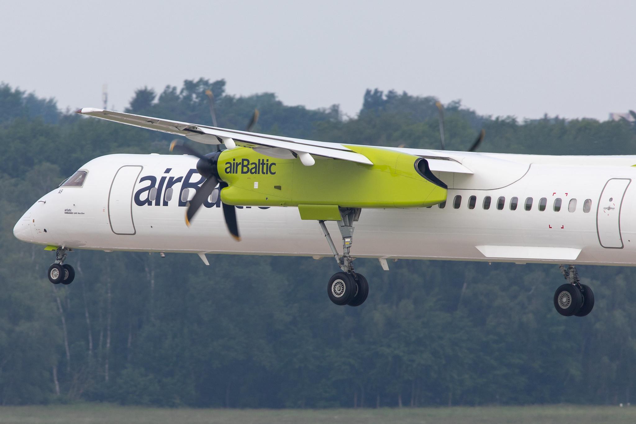 Hamburg Airport: Air Baltic (BT / BTI) |  De Havilland Canada Dash 8-400 DH8D | YL-BAF | MSN 4293