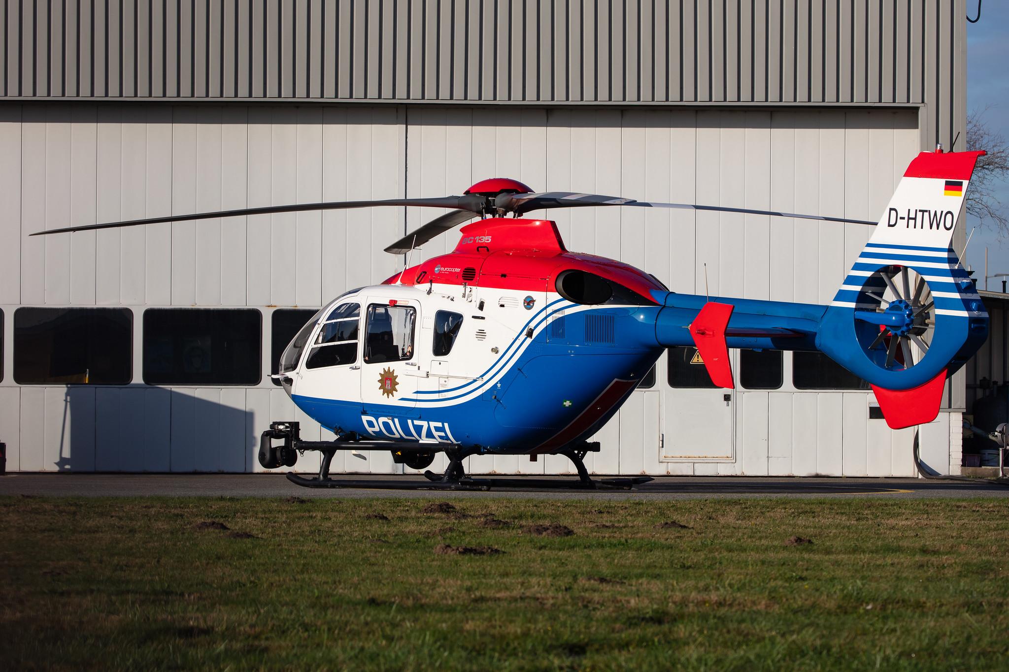 Hamburg Airport: Polizei Hamburg |  Airbus Helicopters H135 EC35 | D-HTWO | MSN 0343