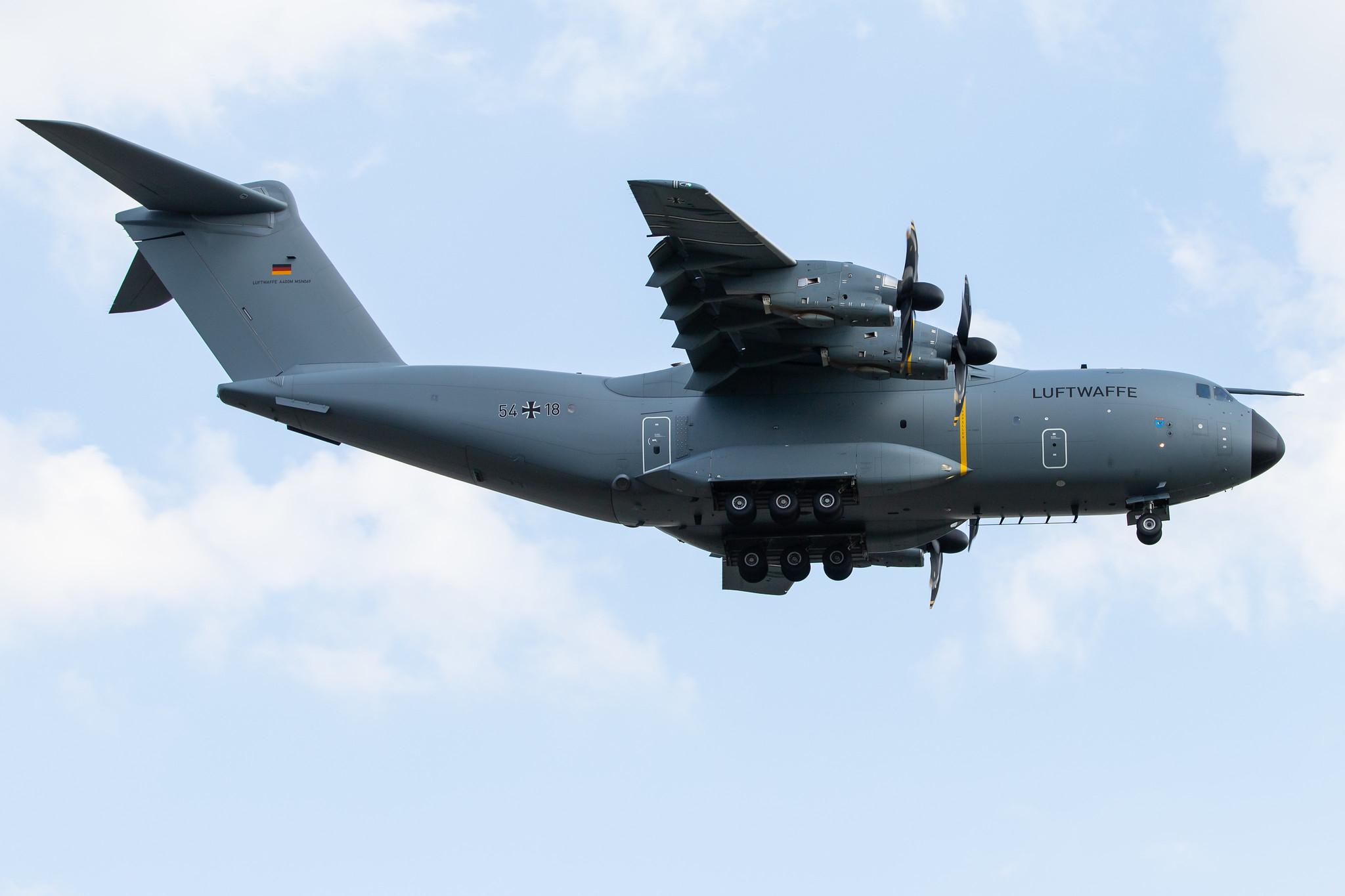 Hamburg Airport: German Air Force (/ GAF) | Airbus A400M-180 A400 | 54+18 | MSN 069
