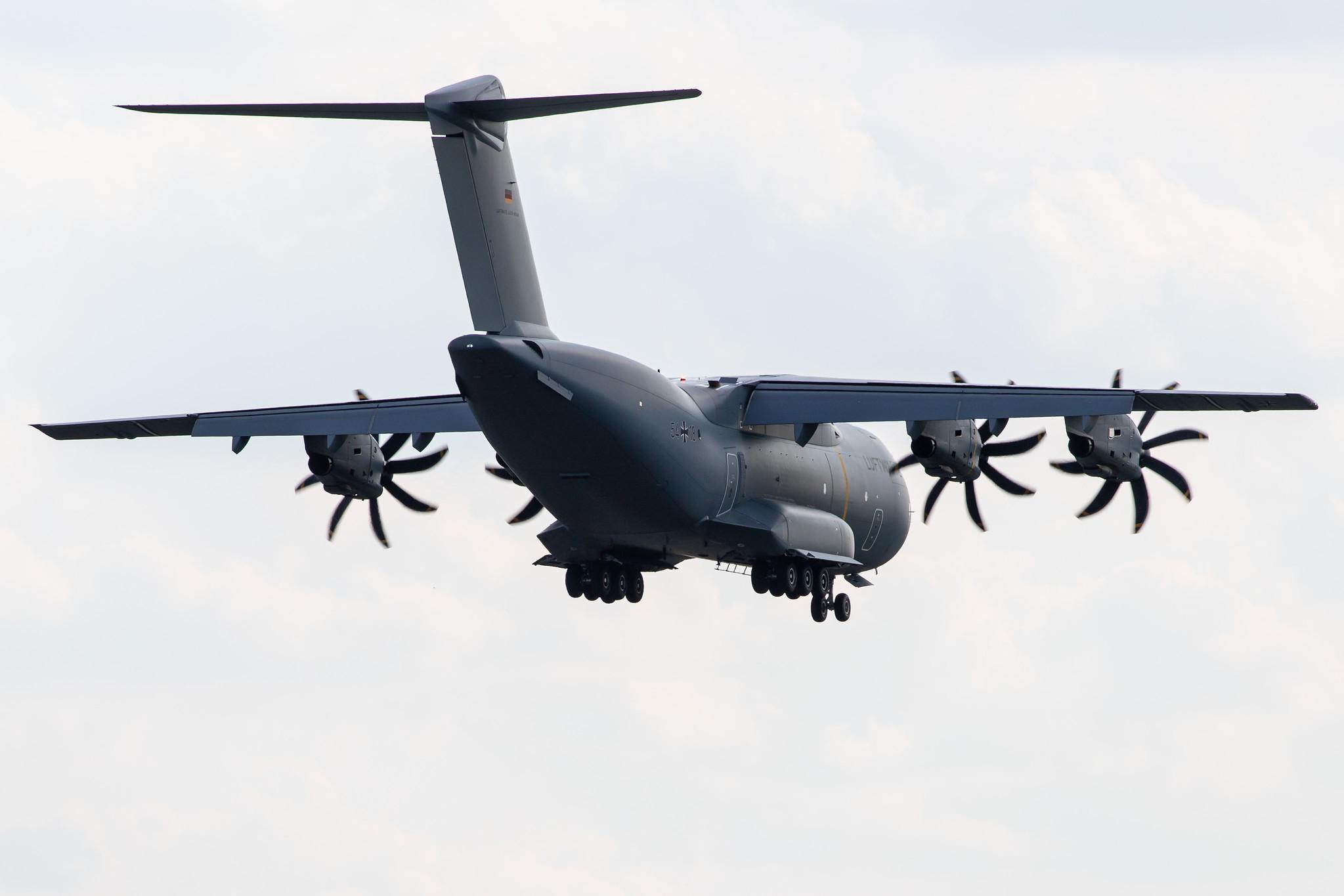 Hamburg Airport: German Air Force (/ GAF) | Airbus A400M-180 A400 | 54+18 | MSN 069