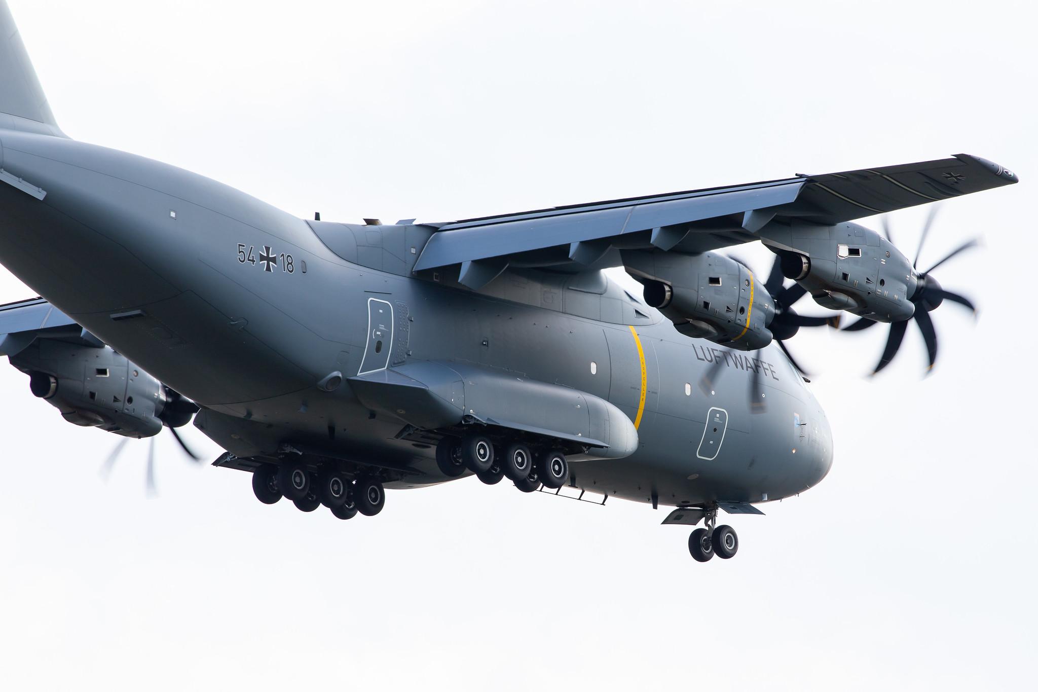 Hamburg Airport: German Air Force (/ GAF) | Airbus A400M-180 A400 | 54+18 | MSN 069