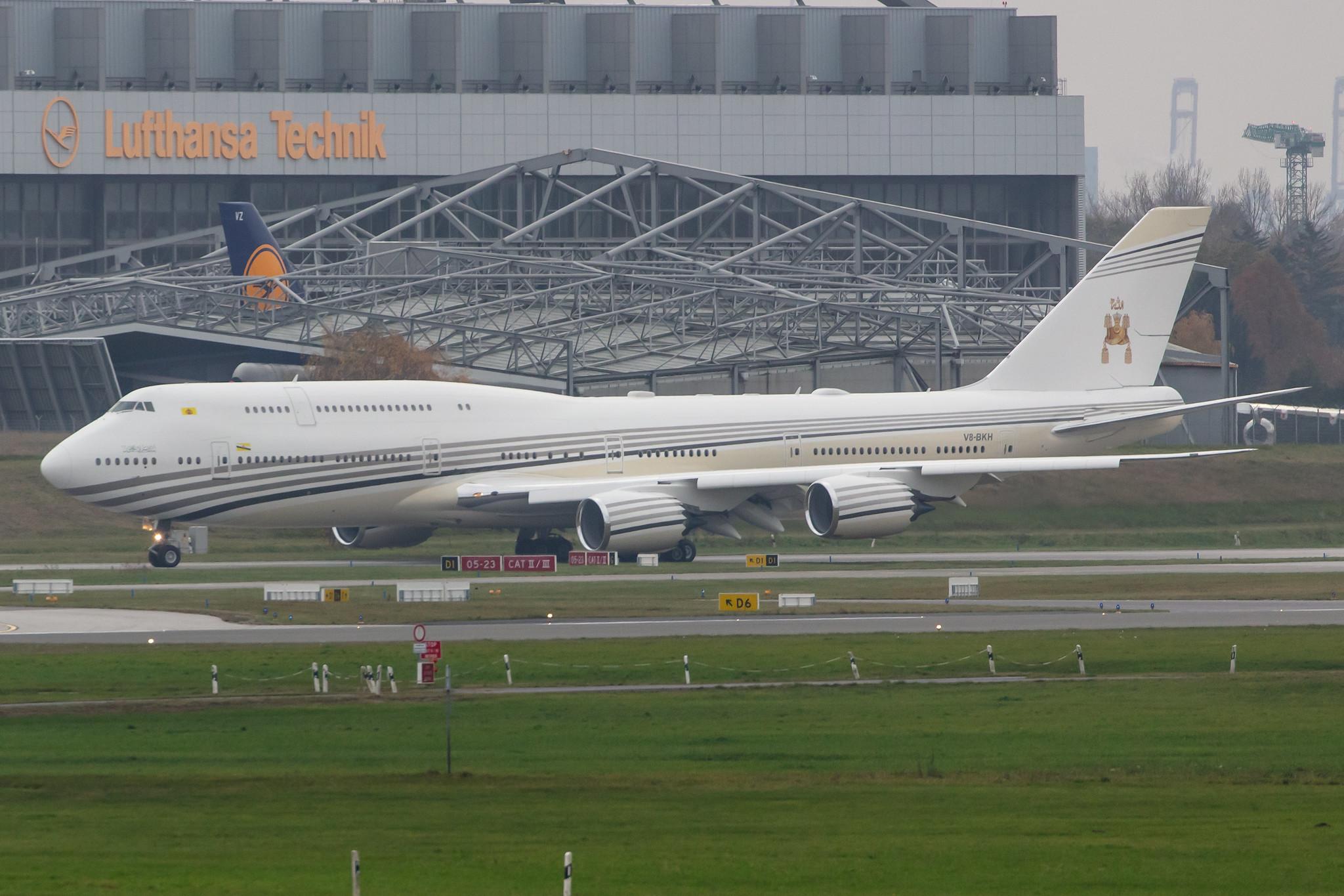 Hamburg Airport: Brunei Government |  Boeing 747-8LQ(BBJ) B748 | V8-BKH | MSN 41060