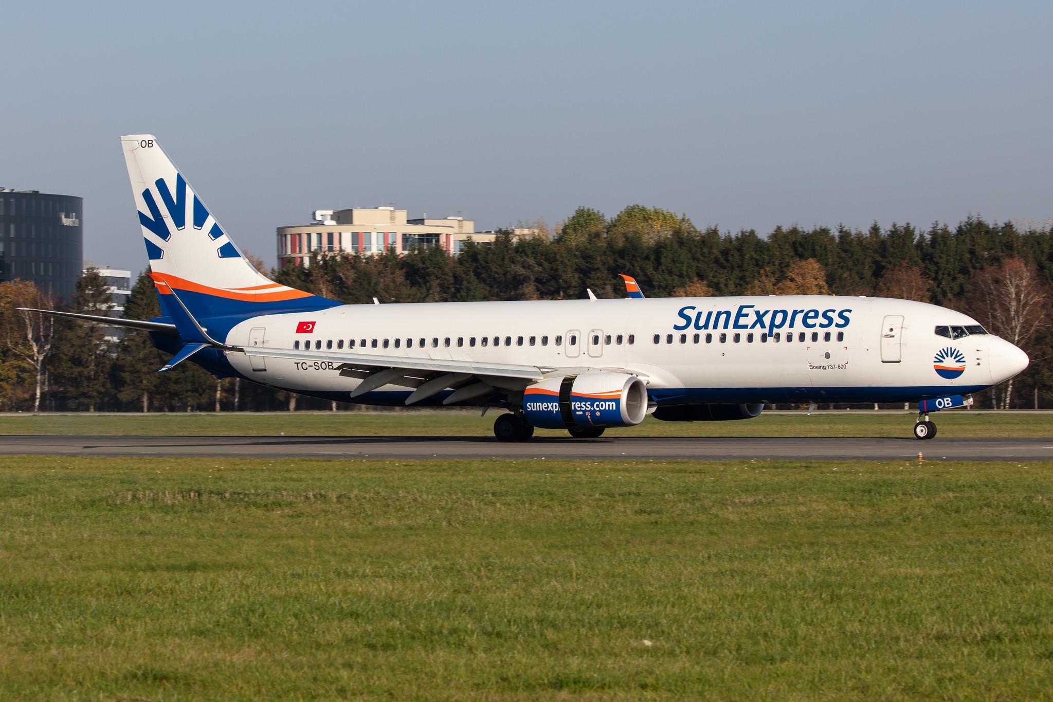 Hamburg Airport: SunExpress (XQ / SXS) |  Boeing 737-8HC B738 | TC-SOB | MSN 61175