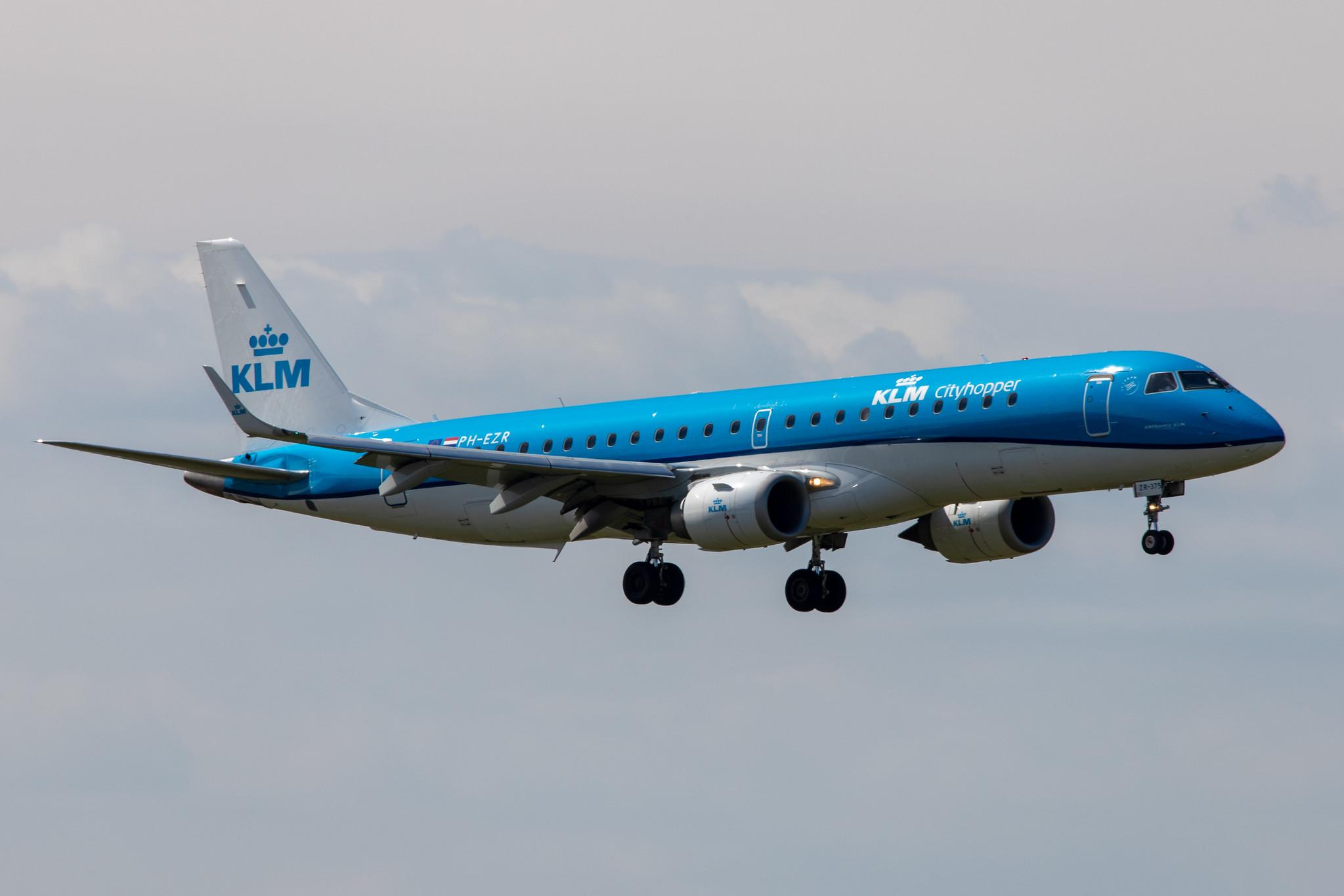 Hamburg Airport: KLM (KL / KLM) | Operator: KLM Cityhopper |  Embraer E190STD E190 | PH-EZR | MSN 19000375