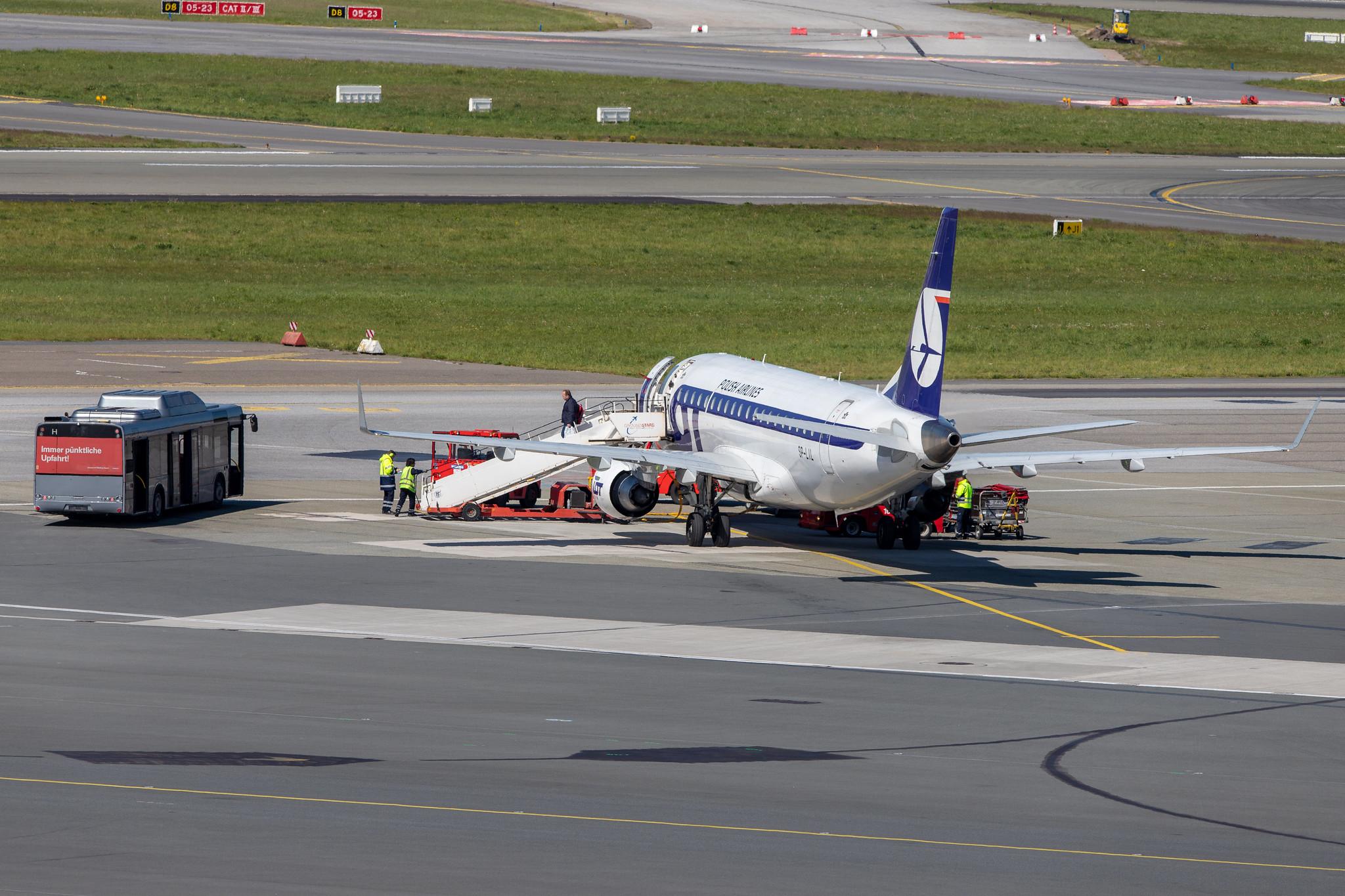 Hamburg Airport: LOT (LO / LOT) |  Embraer E175LR E75S | SP-LIL | MSN 17000306