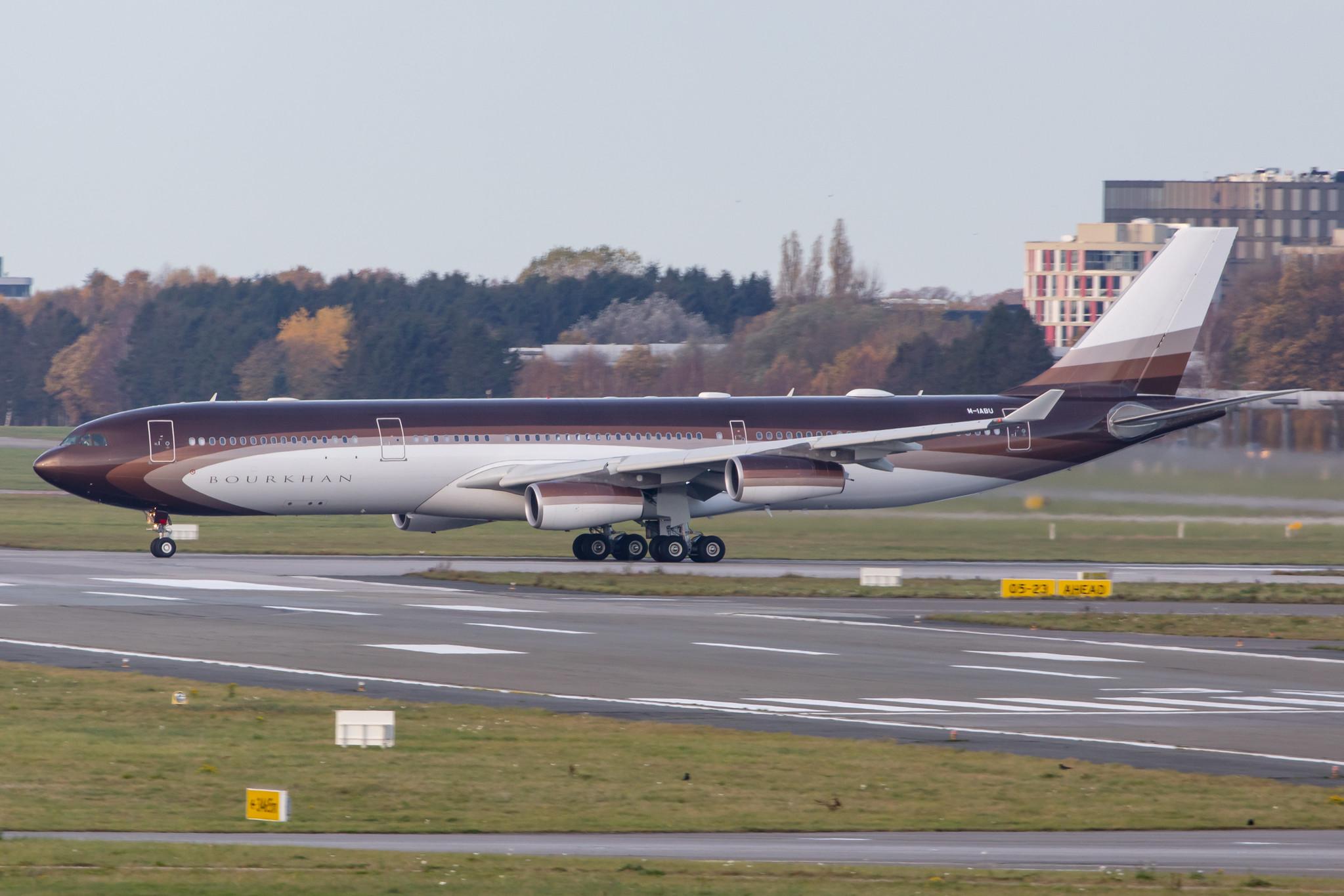 Hamburg Airport: Klaret Aviation |  Airbus A340-313 A343 | M-IABU | MSN 0955