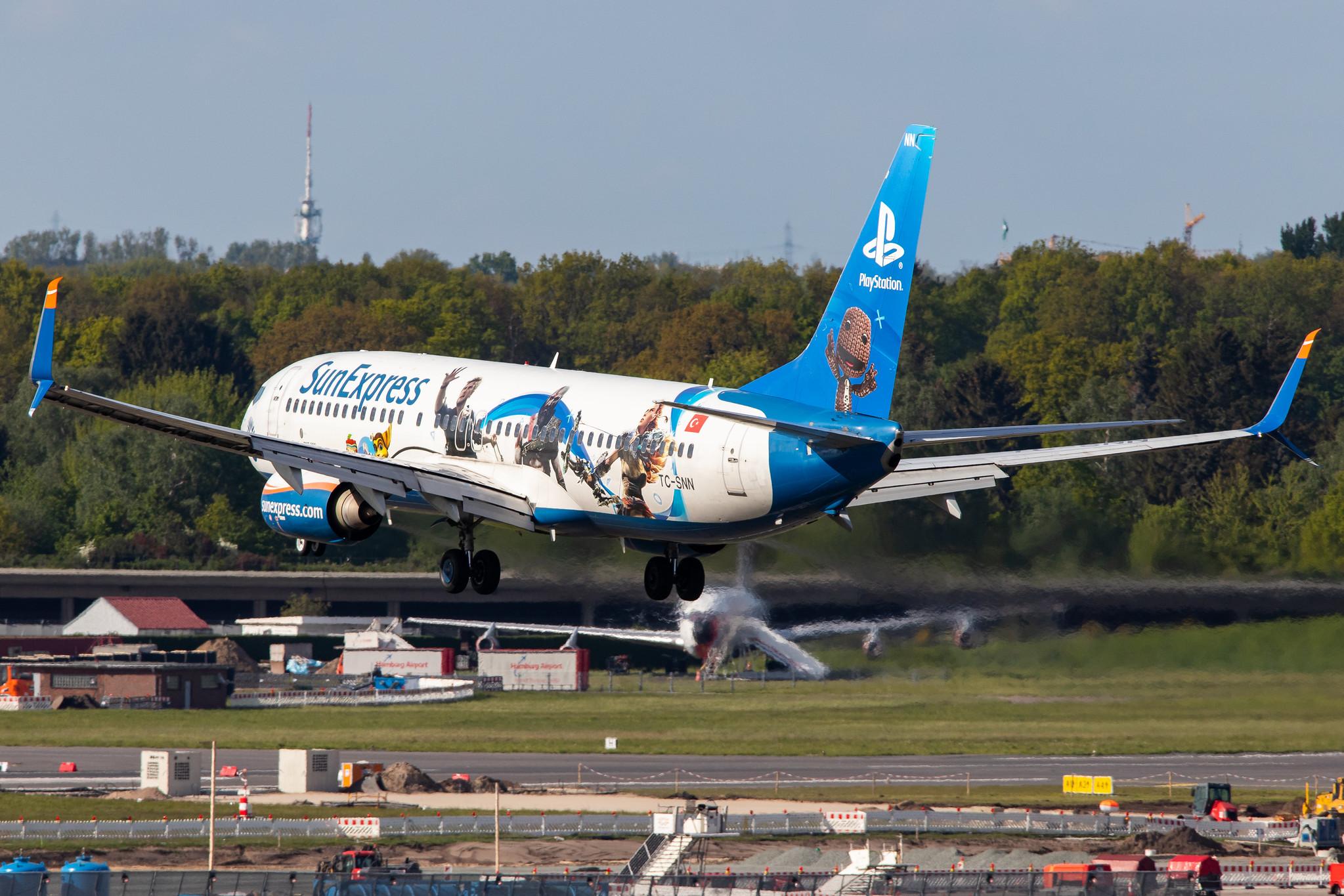 Hamburg Airport: SunExpress (XQ / SXS) | Livery: Playstation Livery |  Boeing 737-8HC B738 | TC-SNN | MSN 40775