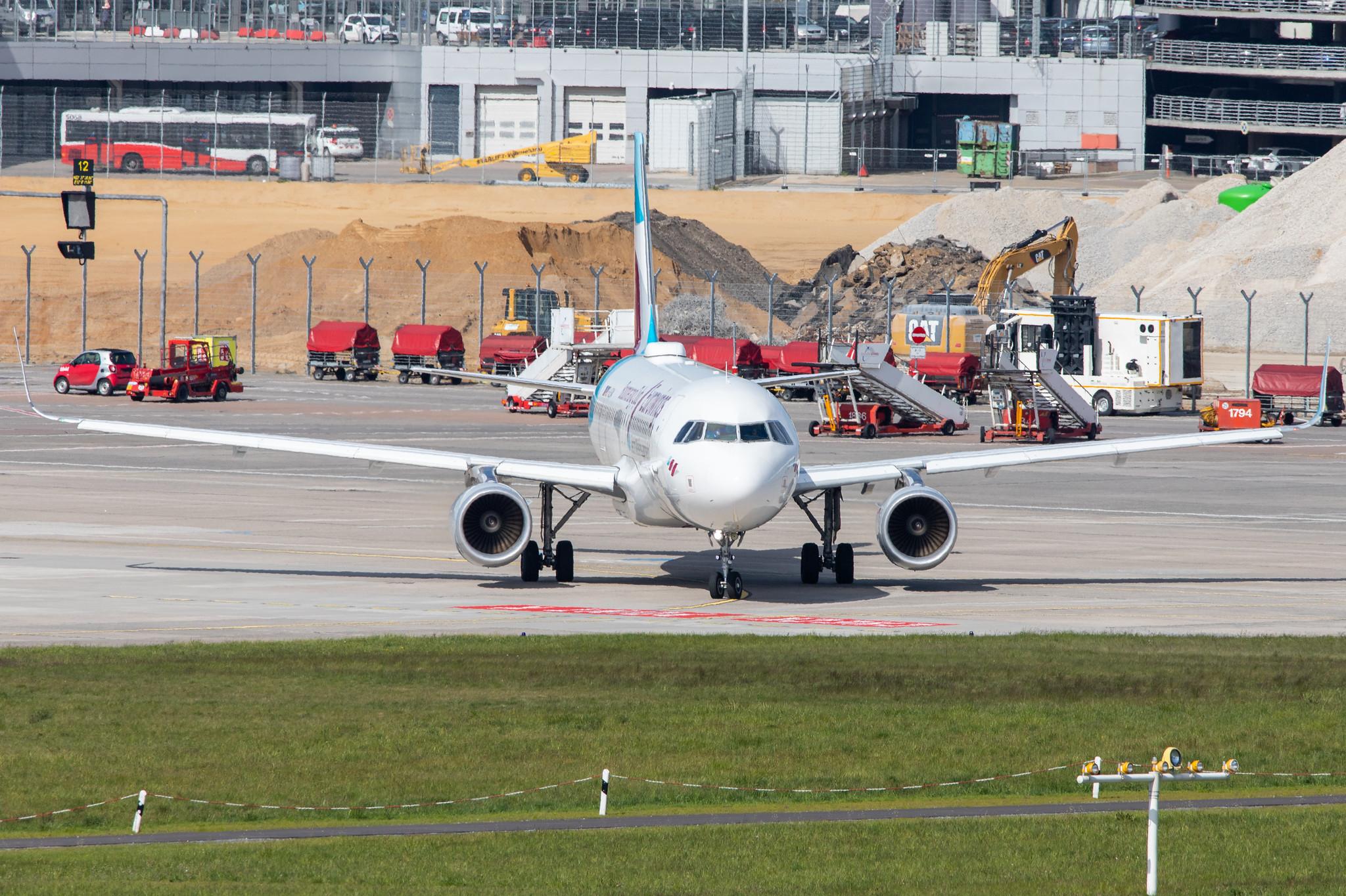 Hamburg Airport: Eurowings (EW / EWG) |  Livery: Boomerang Club Livery |  Airbus A320-214 A320 | D-AEWM | MSN 7259