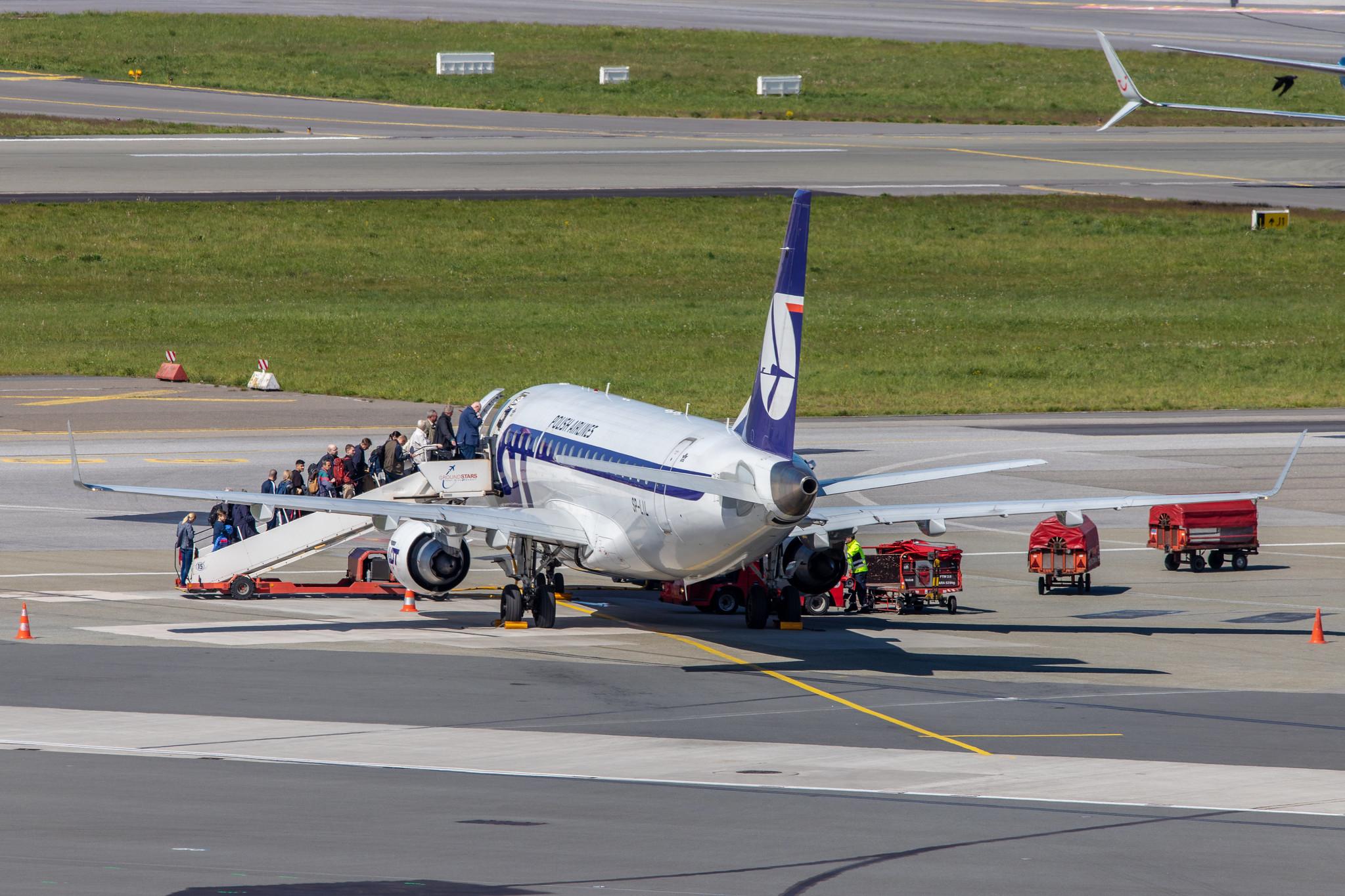 Hamburg Airport: LOT (LO / LOT) |  Embraer E175LR E75S | SP-LIL | MSN 17000306