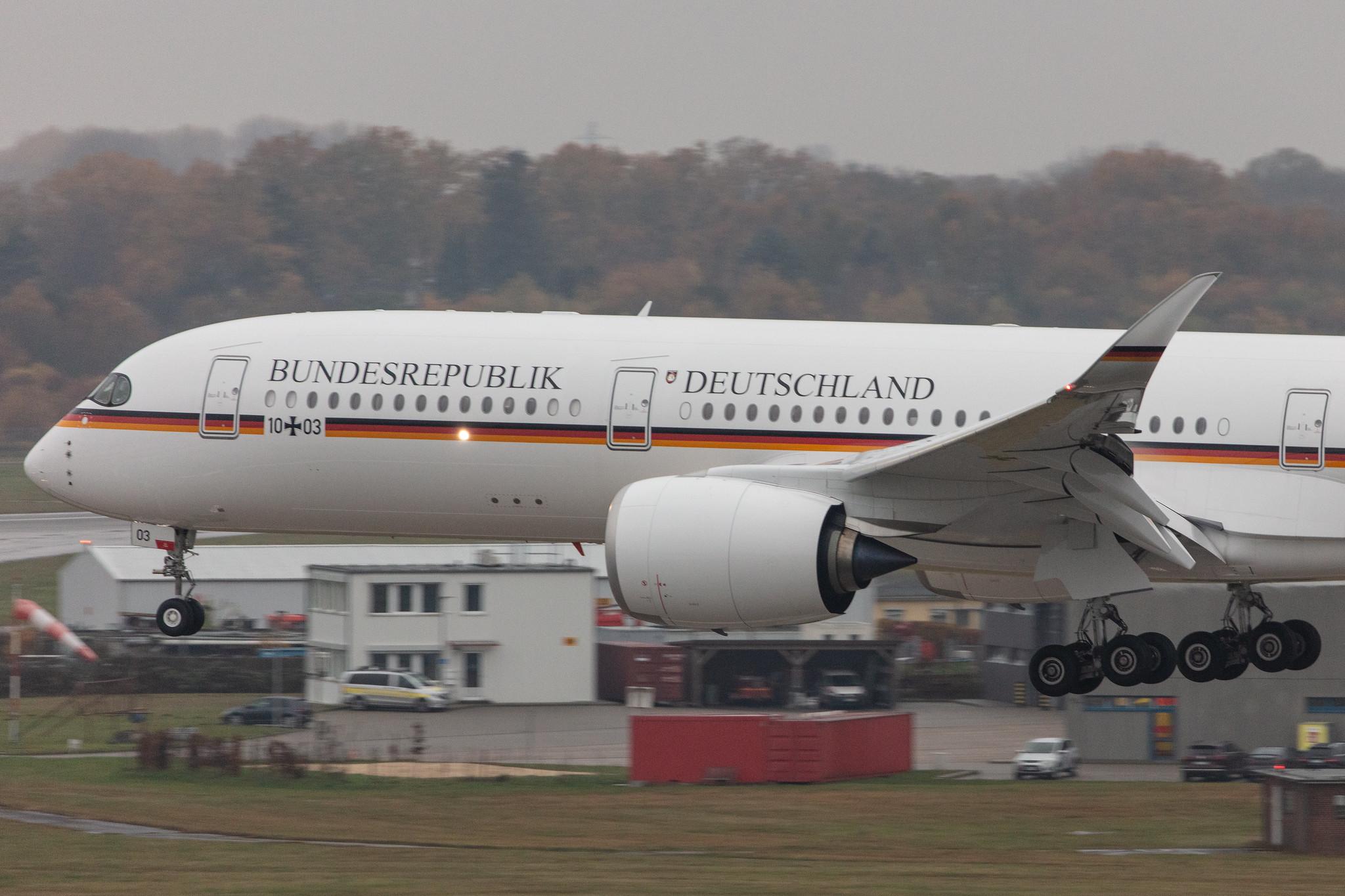 Hamburg Airport: German Air Force (/ GAF) |  Airbus A350-941 A359 | 10+03 | MSN 416
