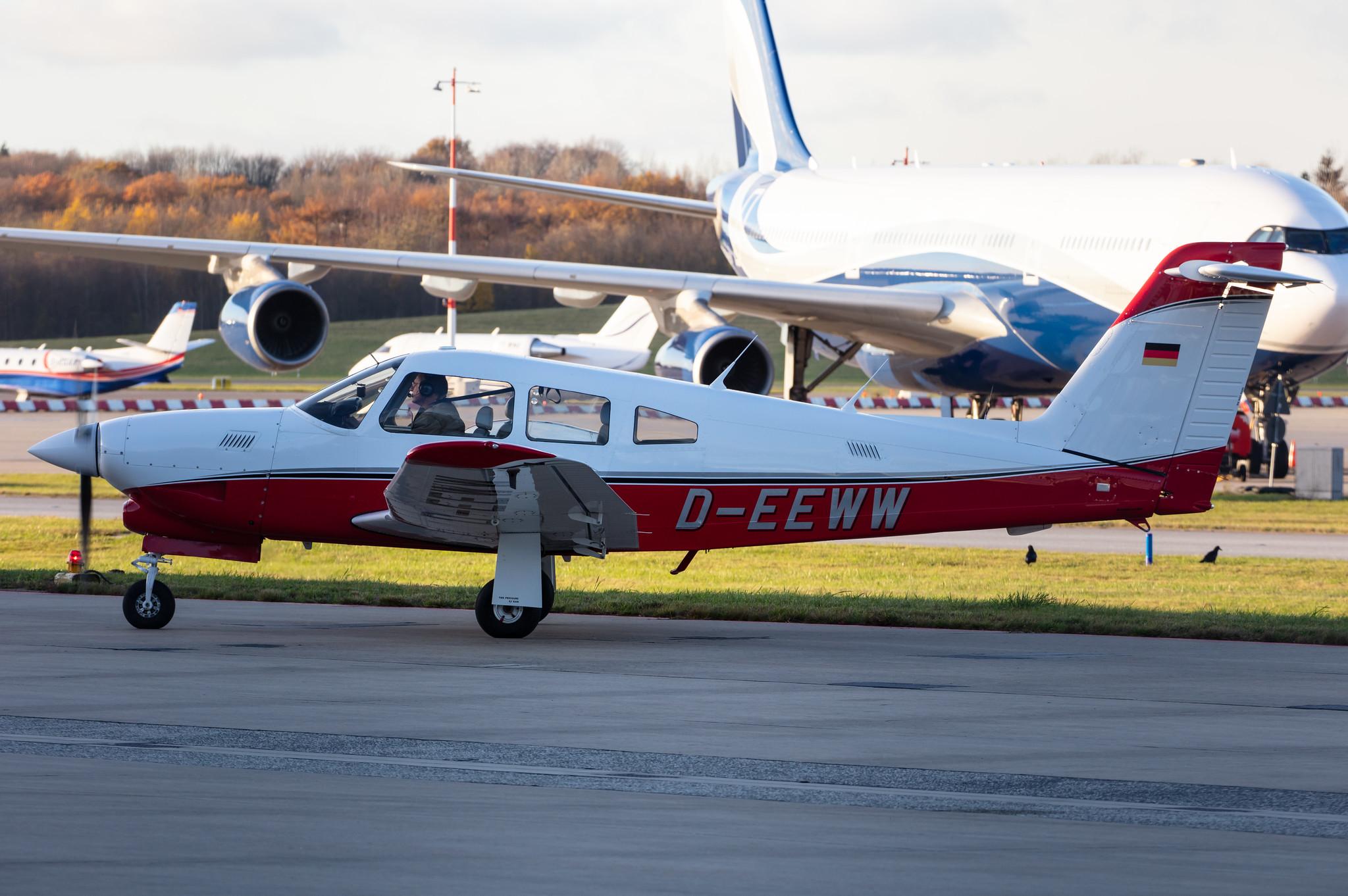 Hamburg Airport: Private owner |  Piper PA-28RT-201T Turbo Arrow IV P28U | D-EEWW | MSN 28R-8031051