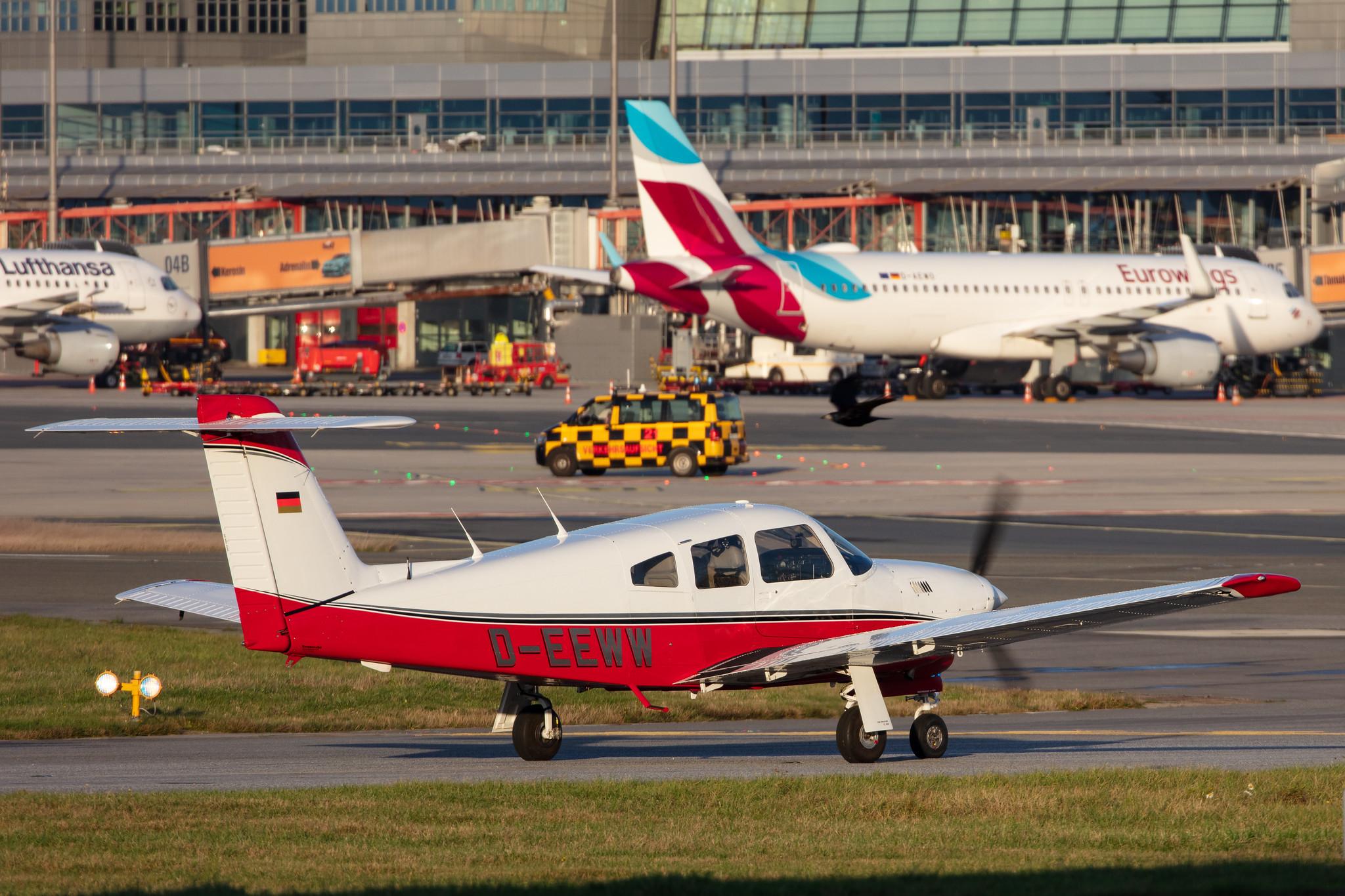 Hamburg Airport: Private owner |  Piper PA-28RT-201T Turbo Arrow IV P28U | D-EEWW | MSN 28R-8031051