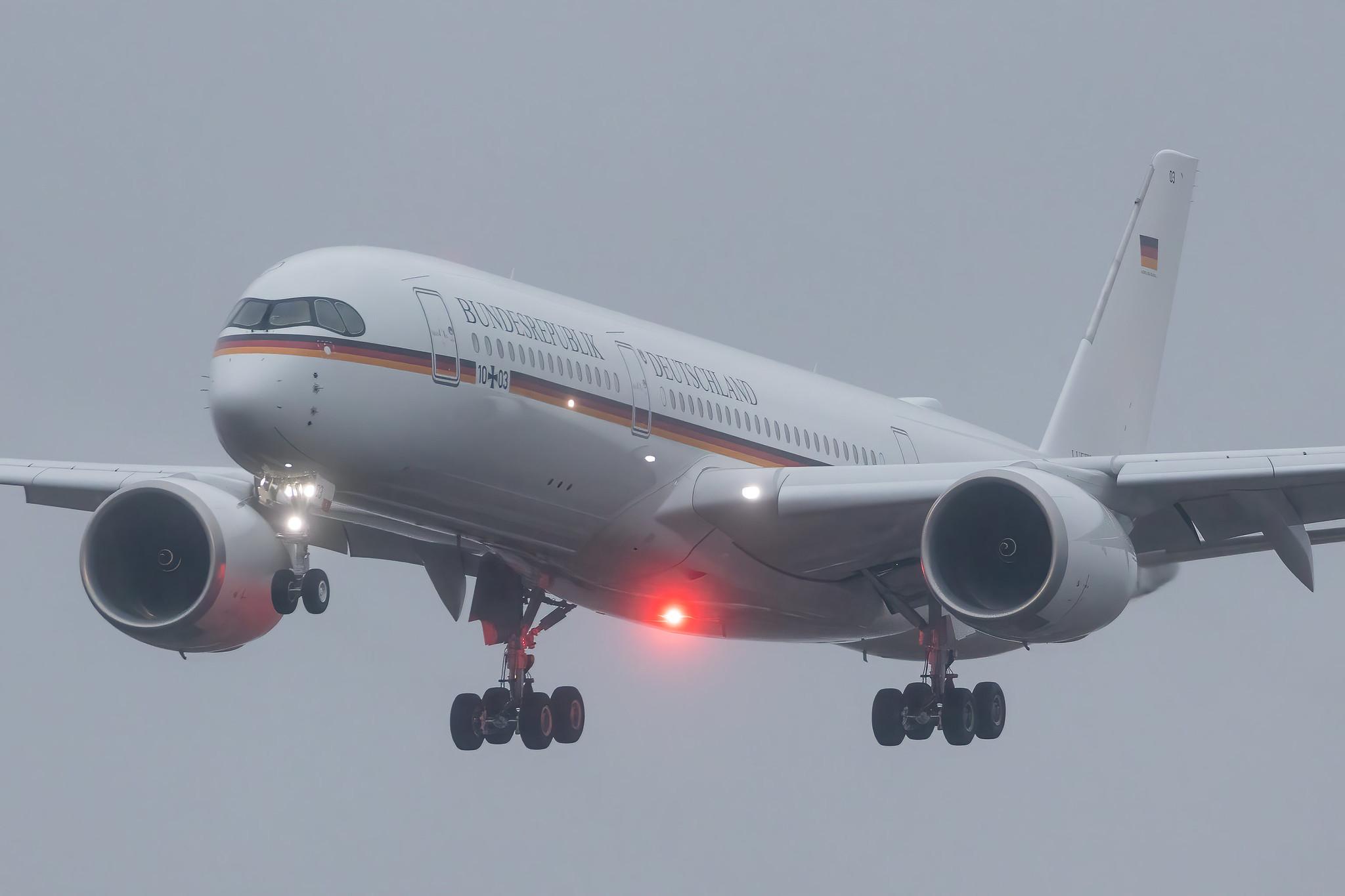 Hamburg Airport: German Air Force (/ GAF) |  Airbus A350-941 A359 | 10+03 | MSN 416