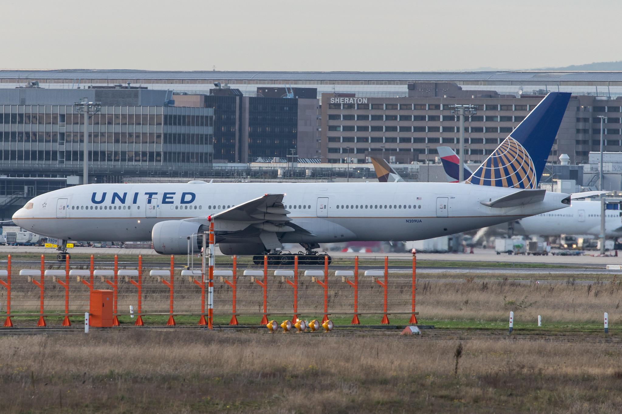Frankfurt Airport: United Airlines (UA / UAL) |  Boeing 777-222(ER) B772 | N209UA | MSN 30215