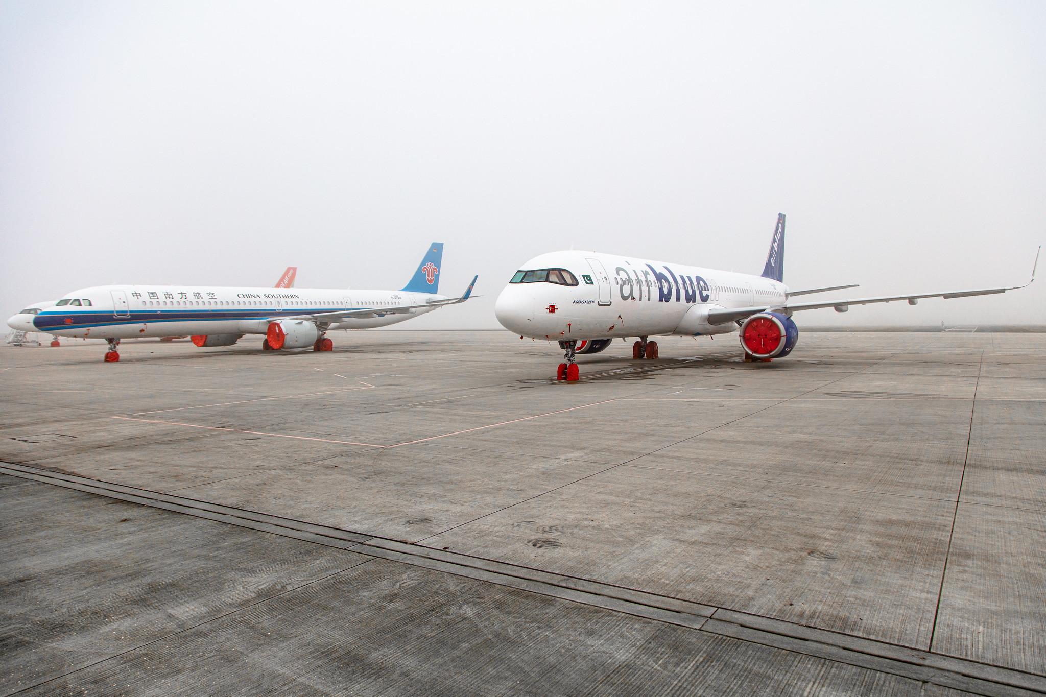 Flughafen Rostock-Laage: AirBlue (PA / ABQ) |  Airbus A321-251NX A21N | D-AZAQ | MSN 9560