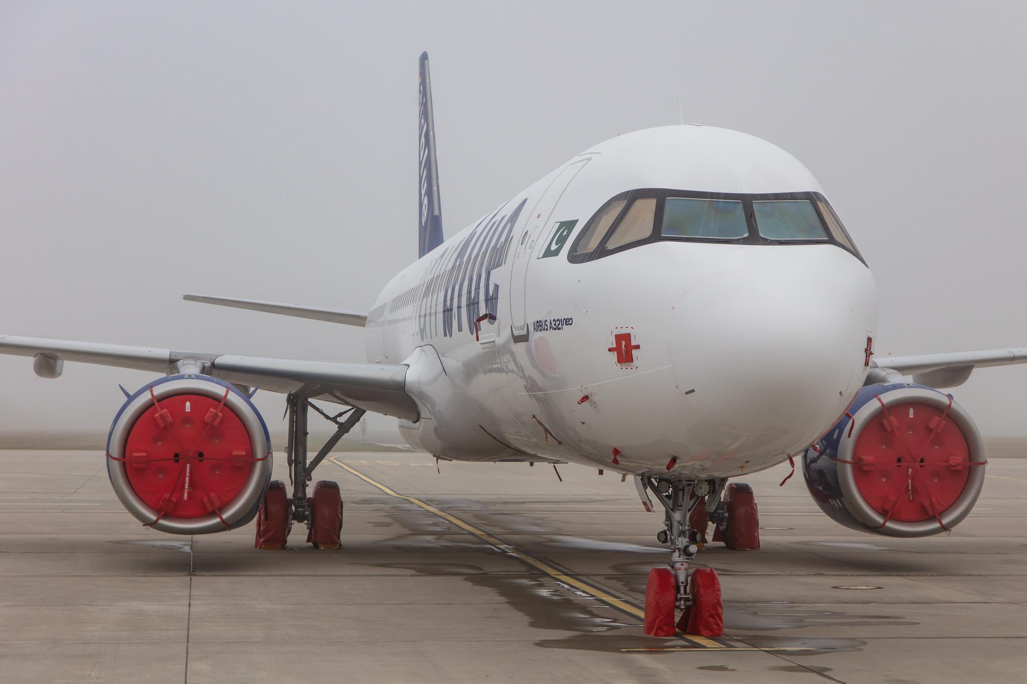 Flughafen Rostock-Laage: AirBlue (PA / ABQ) |  Airbus A321-251NX A21N | D-AZAQ | MSN 9560