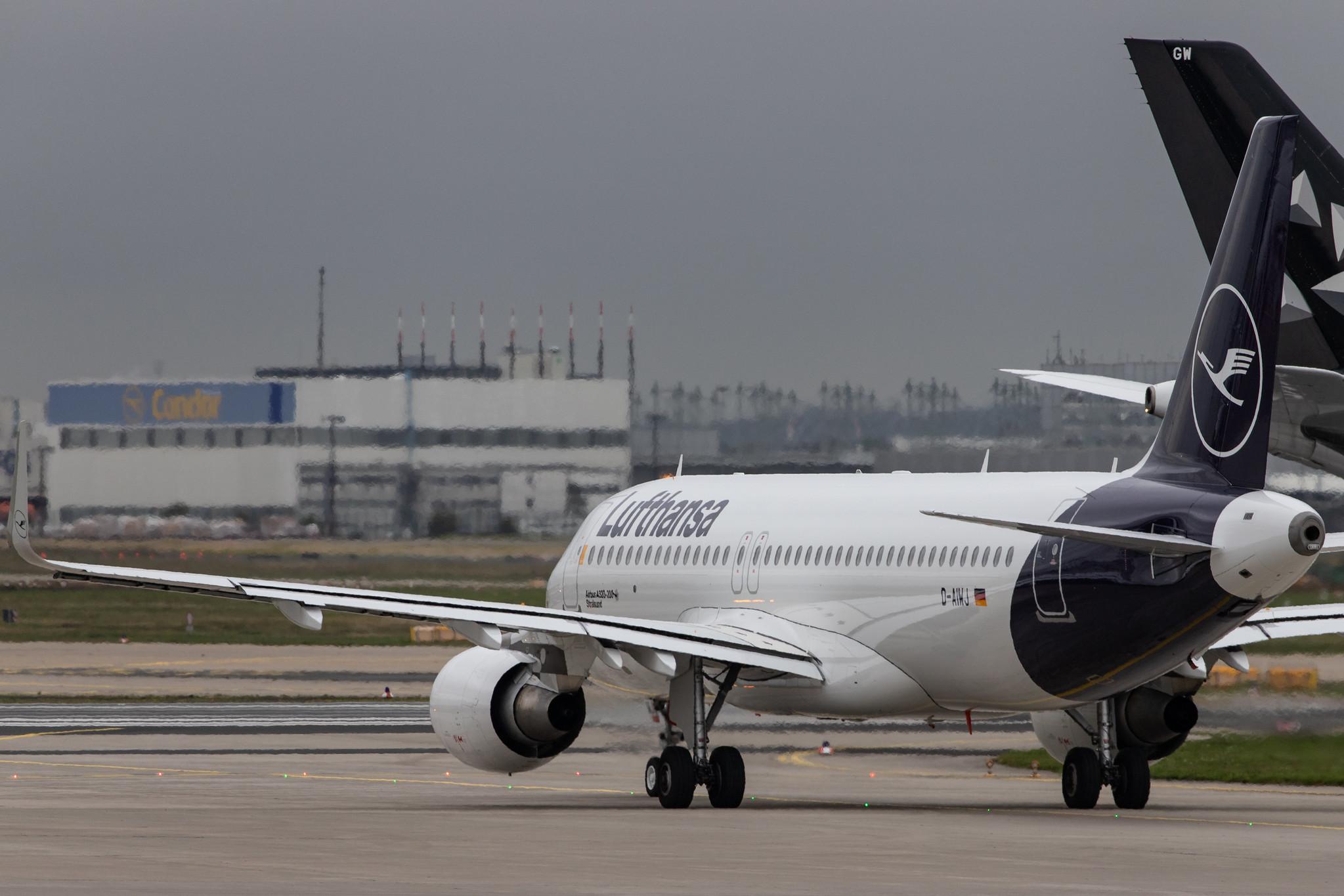 Frankfurt Airport: Lufthansa (LH / DLH) |  Airbus A320-214 A320 | D-AIWJ | MSN 9052
