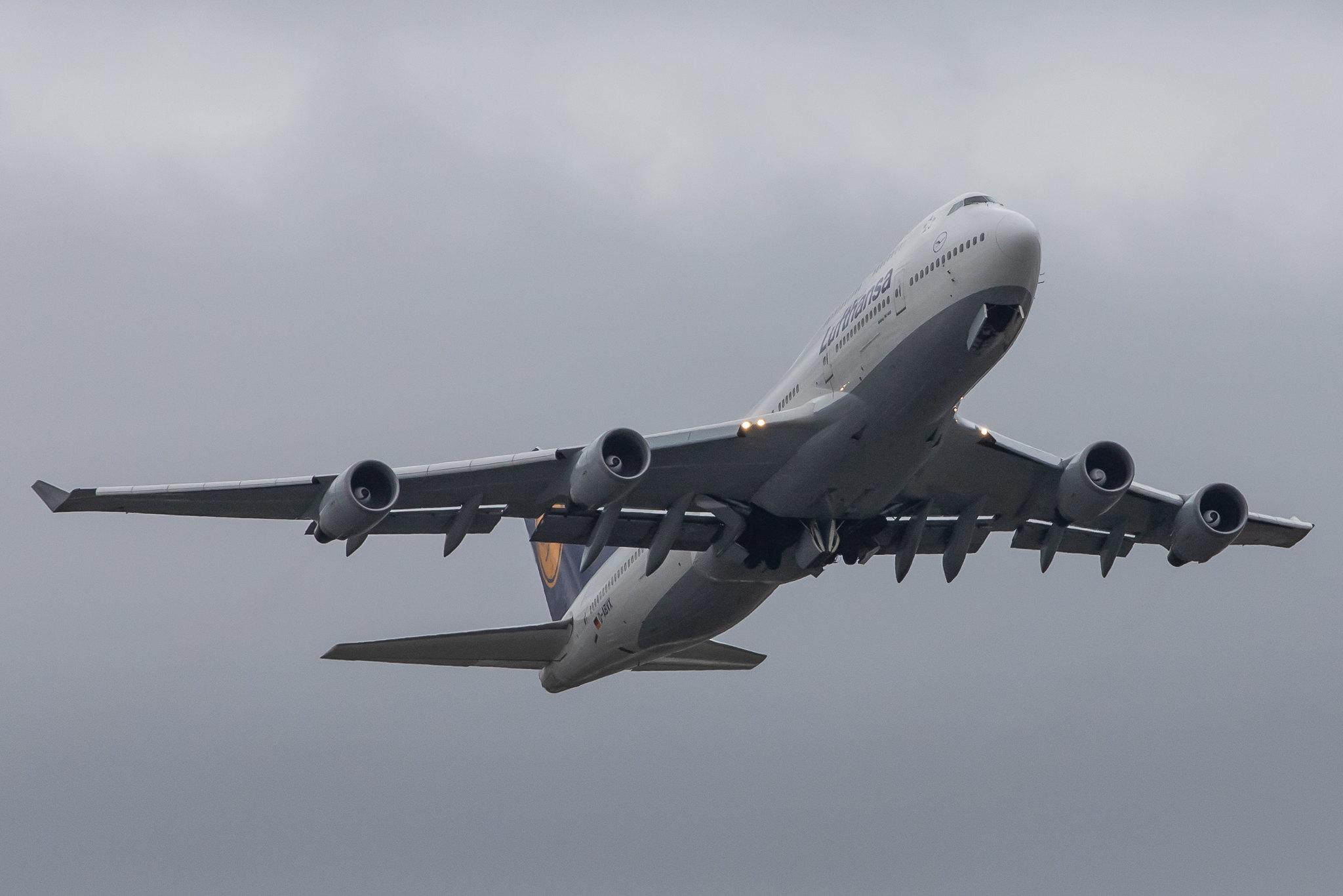 Frankfurt Airport: Lufthansa (LH / DLH) |  Boeing 747-430 B744 | D-ABVX | MSN 29868