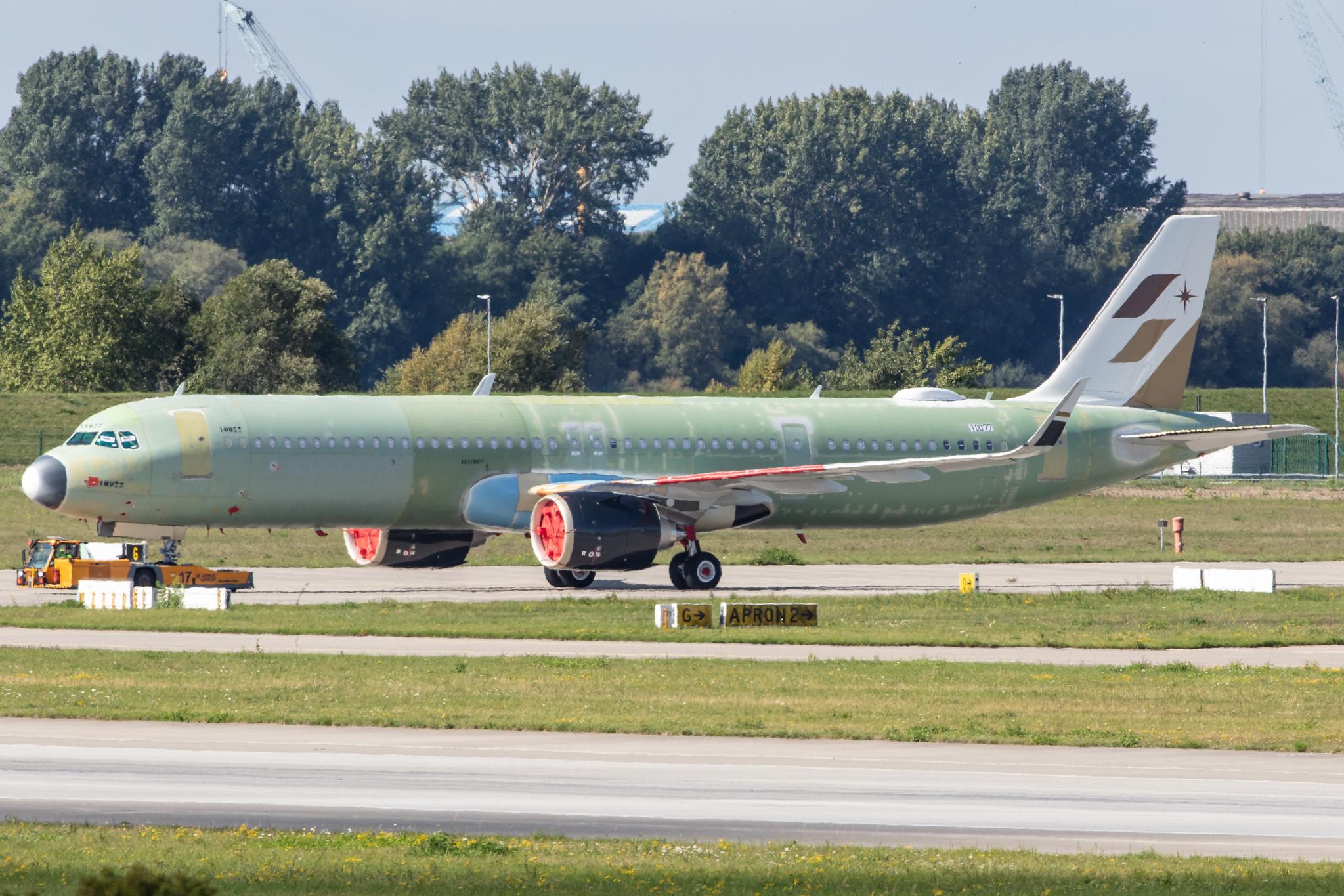 Hamburg Finkenwerder: Starlux Airlines (JX / SJX) |  Airbus A321-252NX A21N | D-AYAG | MSN 10077