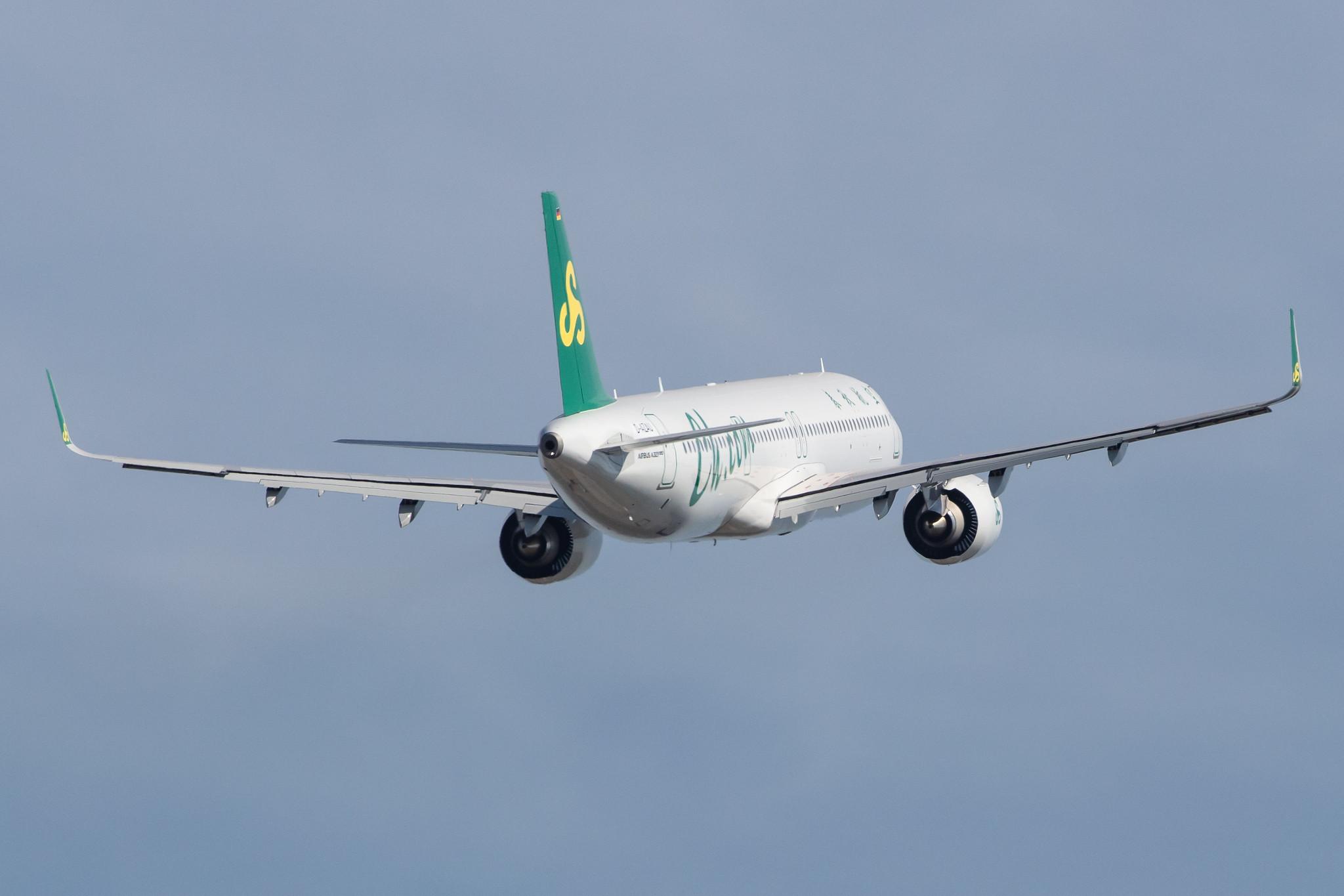 Hamburg Finkenwerder: Spring Airlines  (9C / CQH) |  Airbus A321-253NX A21N | D-AZAU (B-30FZ) | MSN 9556