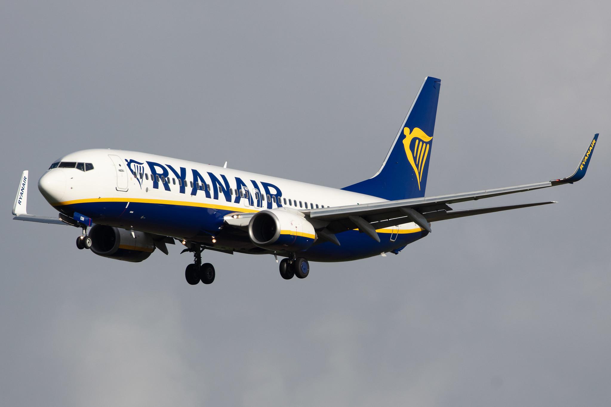 Amsterdam Airport Schiphol: Ryanair (FR / RYR) |  Boeing 737-8AS B738 | EI-EBI | MSN 37527