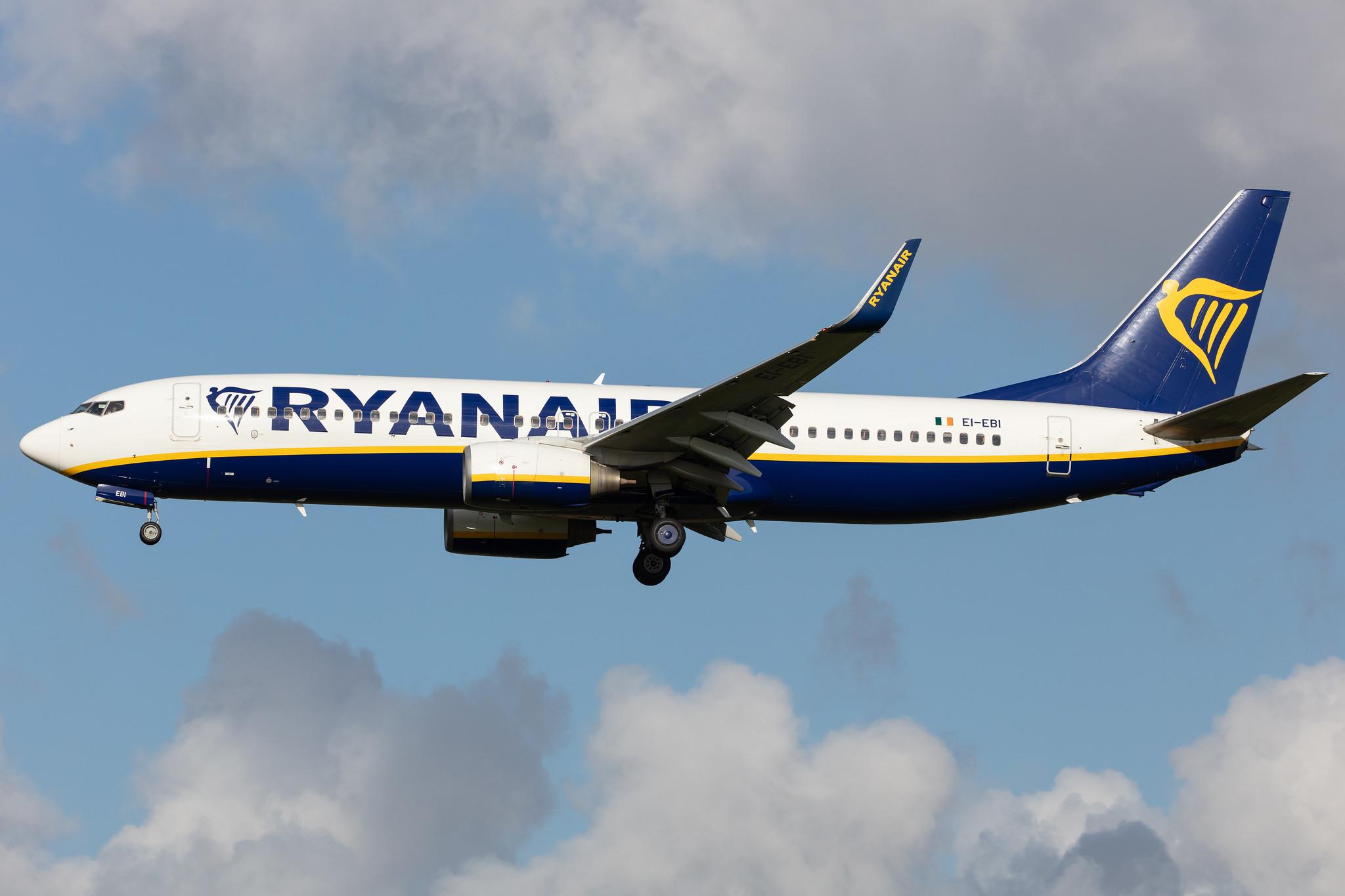Amsterdam Airport Schiphol: Ryanair (FR / RYR) |  Boeing 737-8AS B738 | EI-EBI | MSN 37527