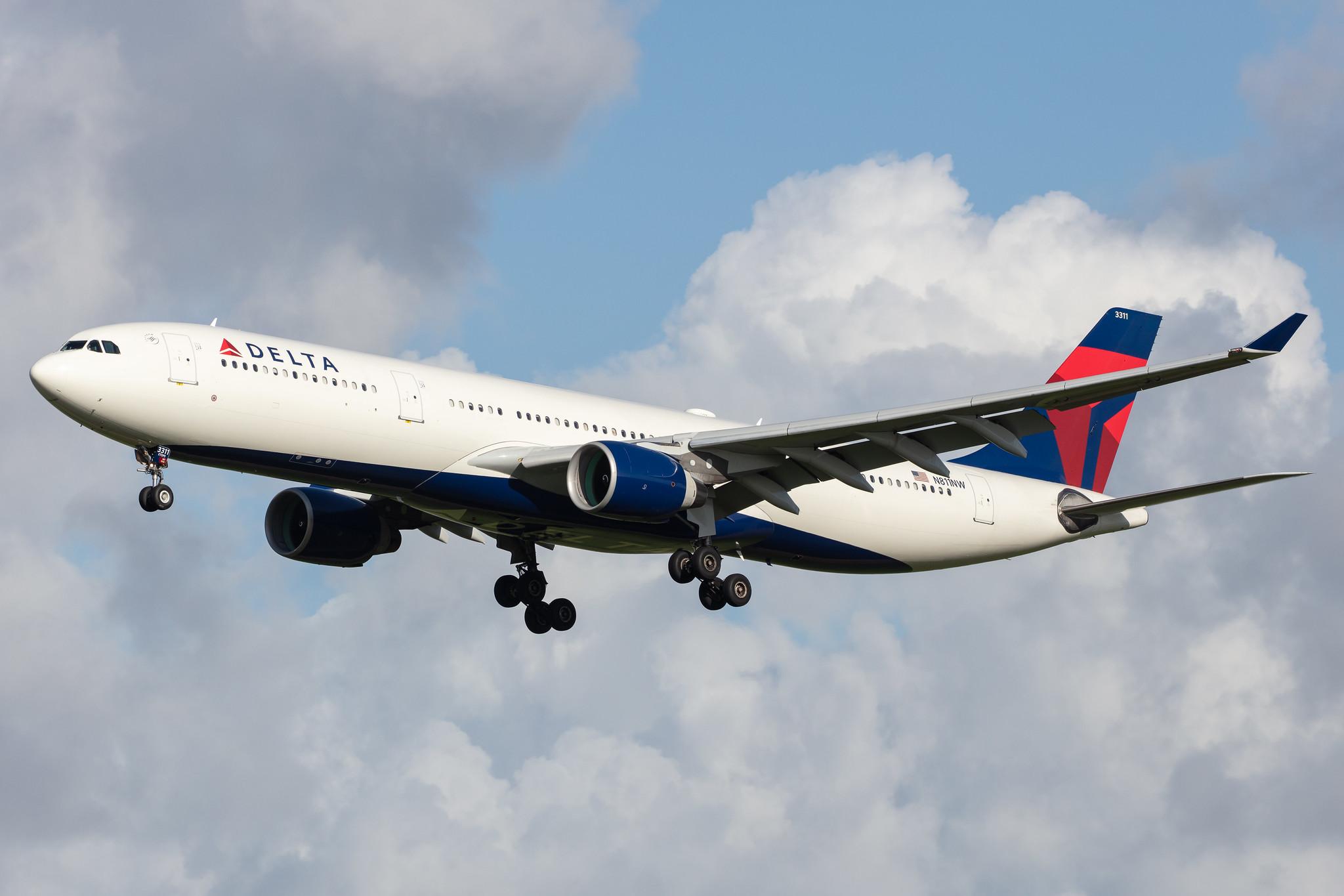 Amsterdam Airport Schiphol: Delta Air Lines (DL / DAL) |  Airbus A330-323 A333 | N811NW | MSN 0690