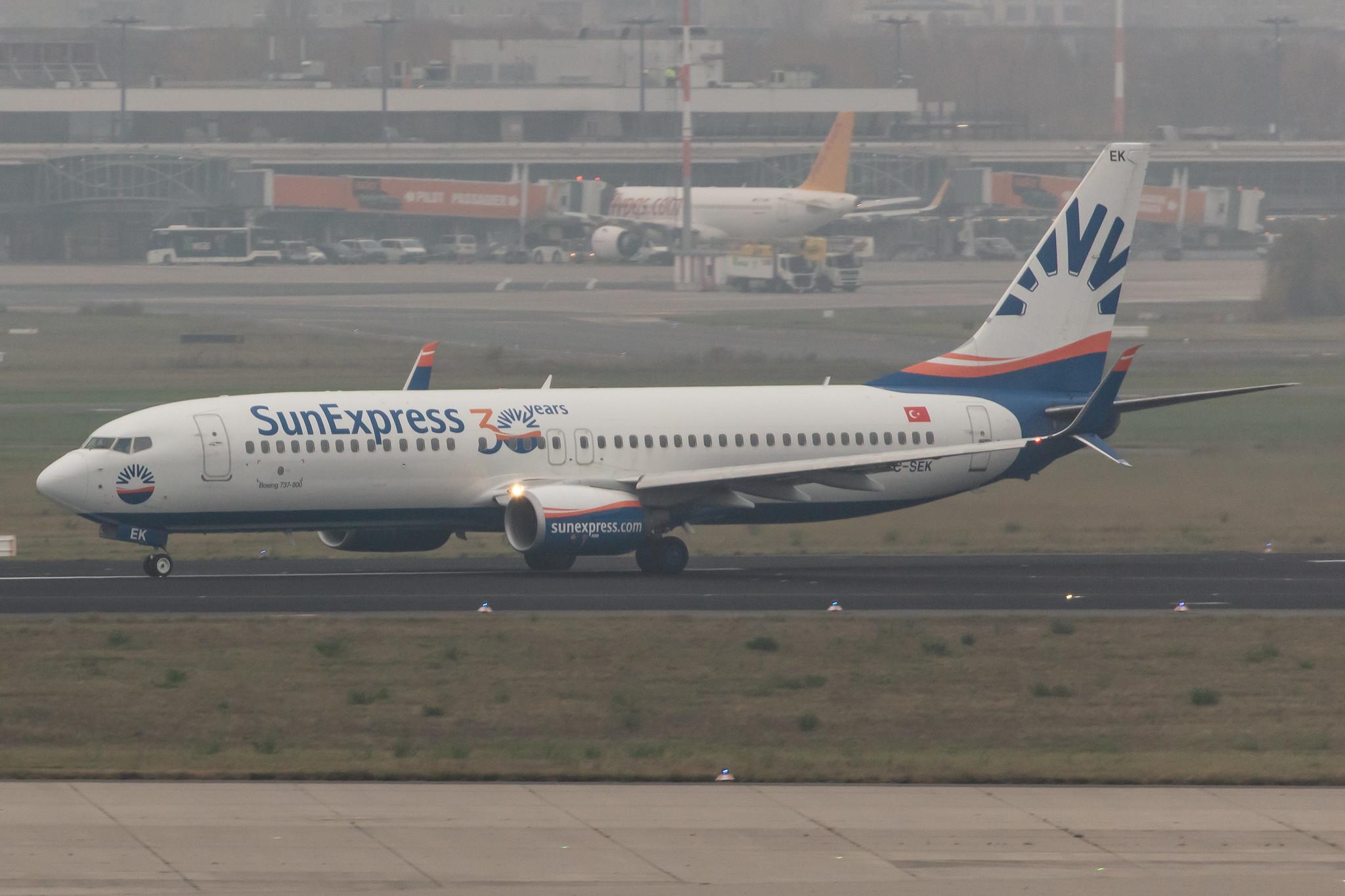 Flughafen Berlin Brandenburg: SunExpress (XQ / SXS) |  Boeing 737-8HC B738 | TC-SEK | MSN 61172